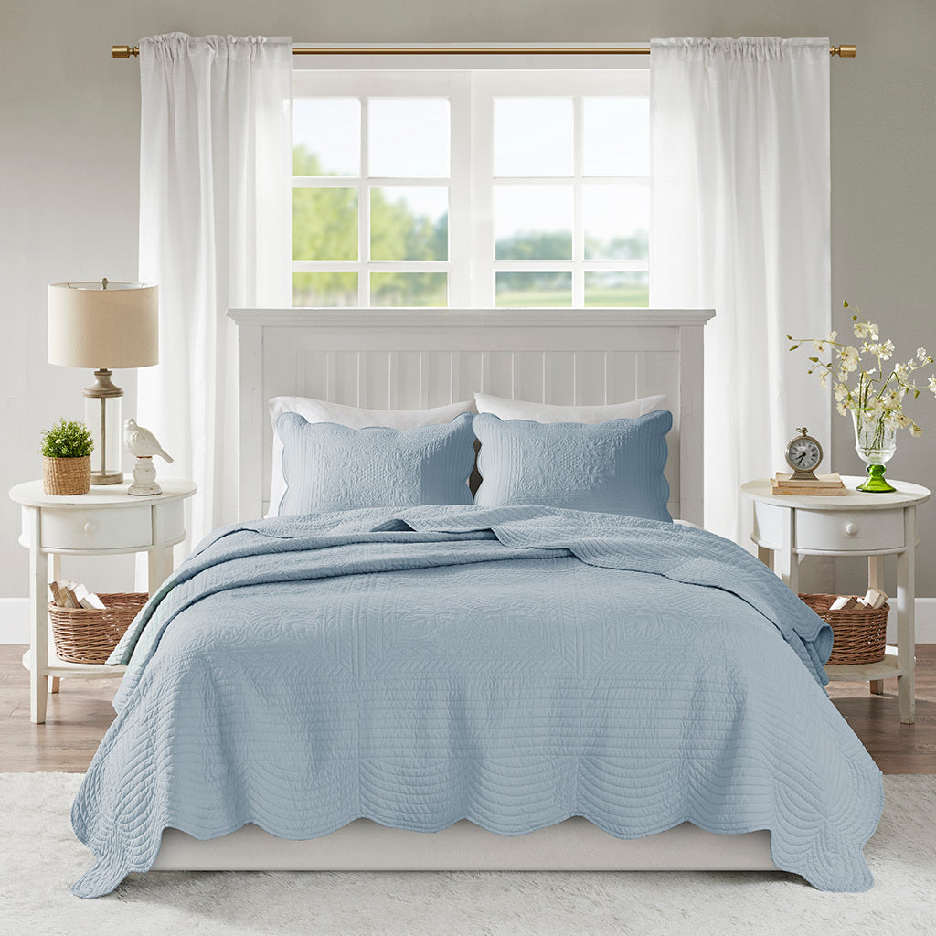 3 Piece Reversible Scalloped Edge Quilt Set - Blue King/Cal King