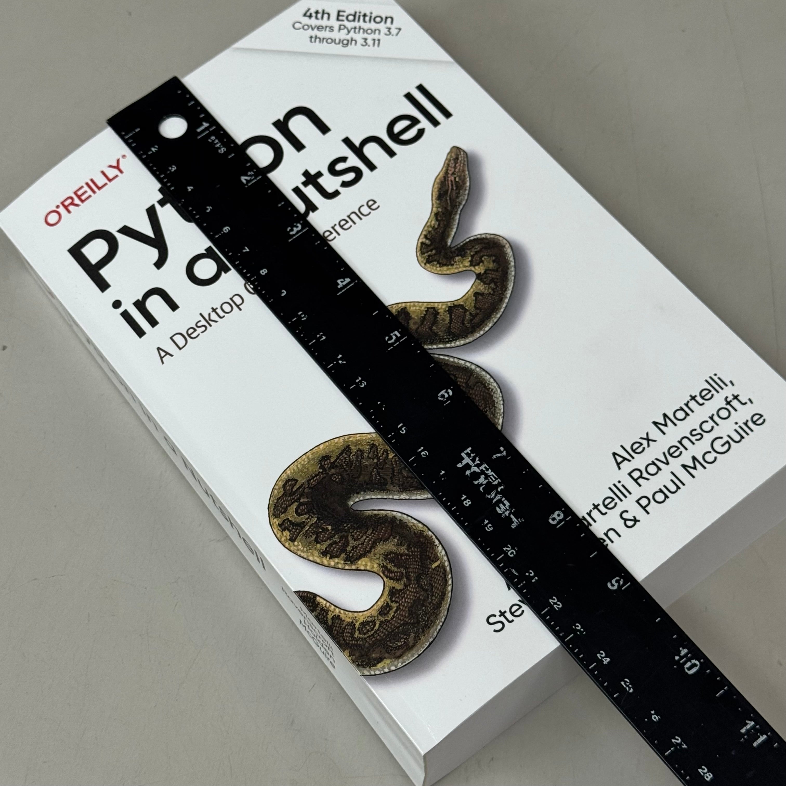 PYTHON IN A NUTSHELL A DESKTOP QUICK REFERENCE By Alex Martelli & Others Book 735 Pages