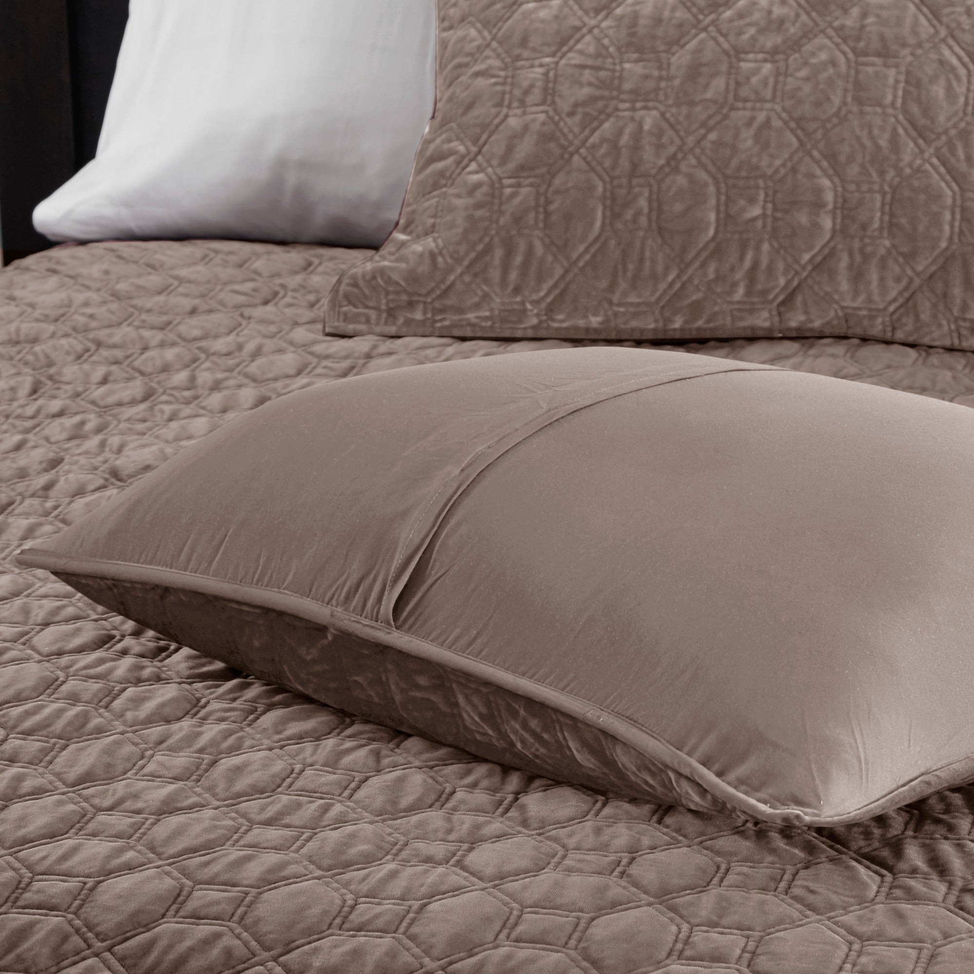 3 Piece Velvet Quilt Set Taupe Full/Queen