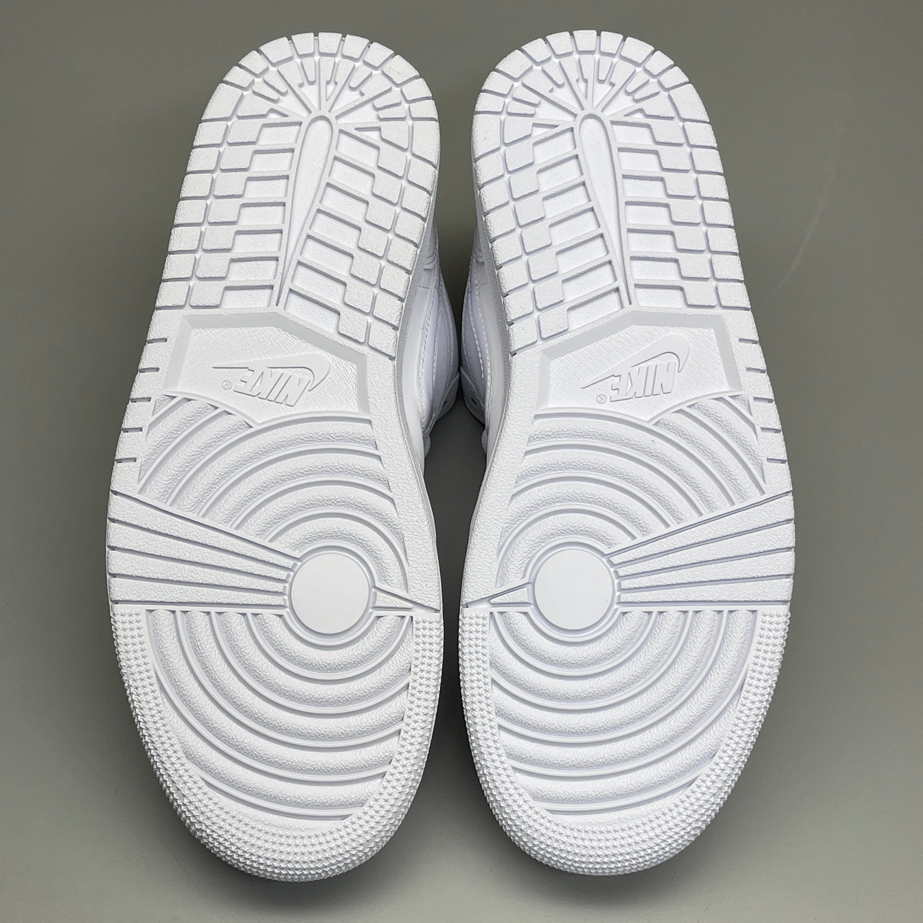 NIKE AIR JORDAN 1 Low Triple White Women's Sz 9 DV0990-111 (New in Box)