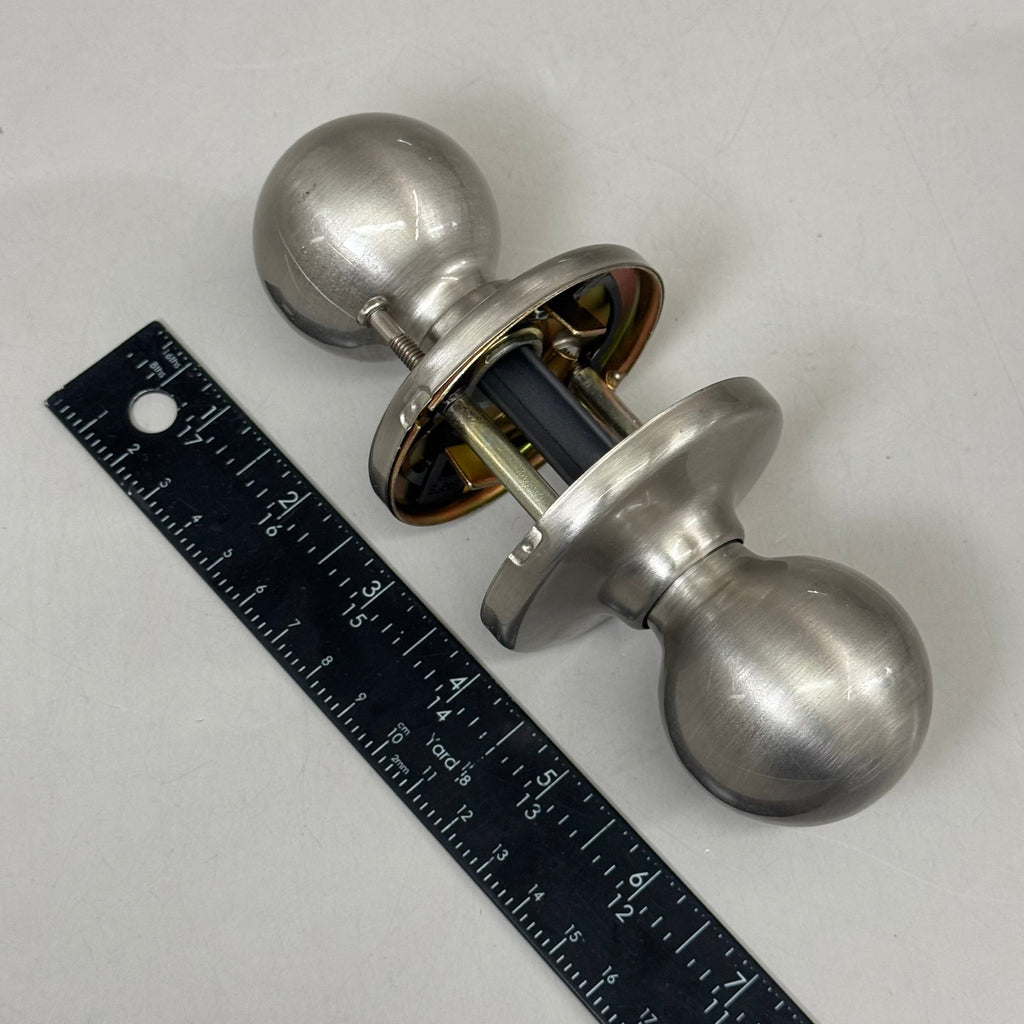 KWIKSET Polo Interior Passage Non-Locking Doorknob Satin Nickel 92001-556