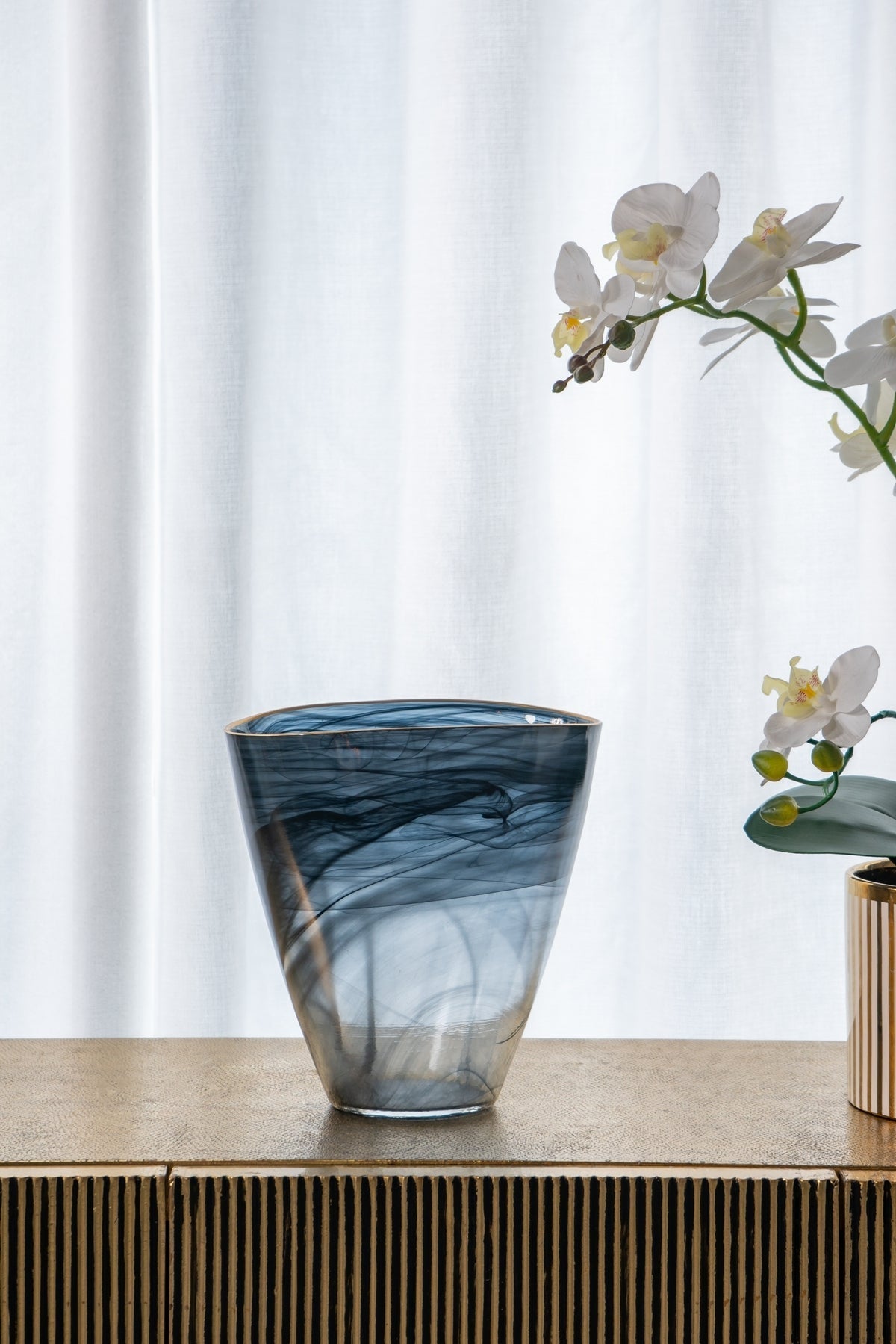 9.3x4.7x9.3' Smokey Black Glass Vase with Gold Rim