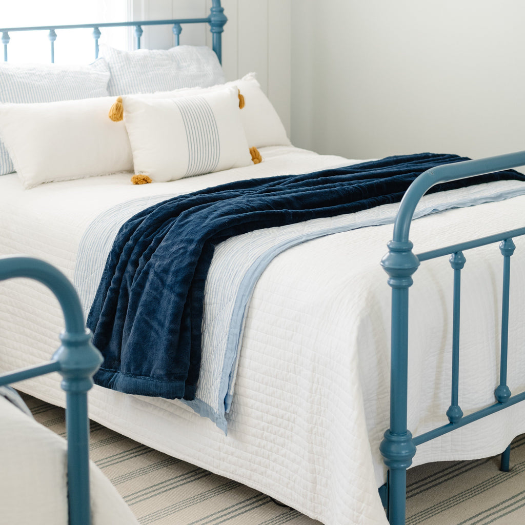 Lush Toddler Blankets by Saranoni