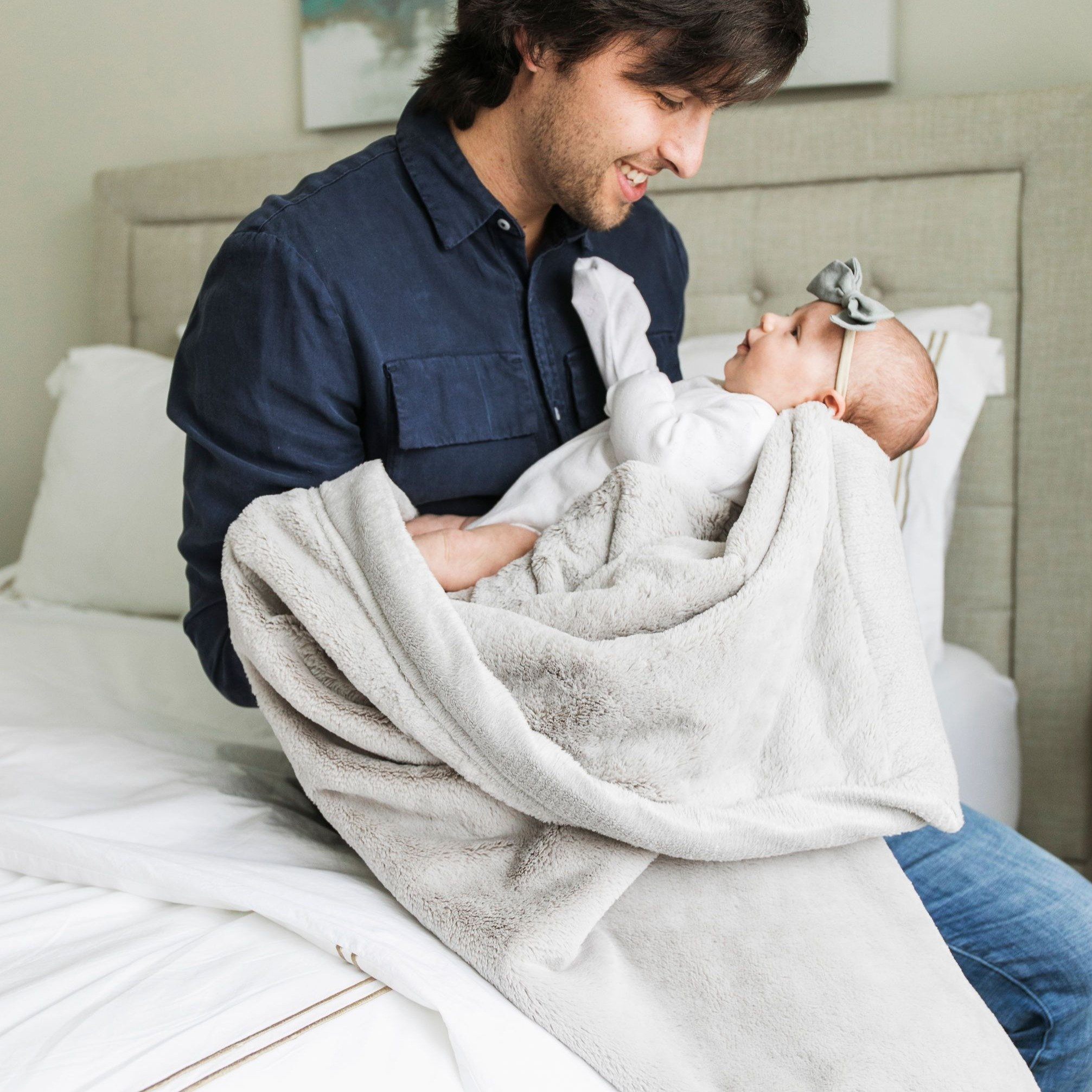 Lush Receiving Blanket 30x40 Inch by Saranoni
