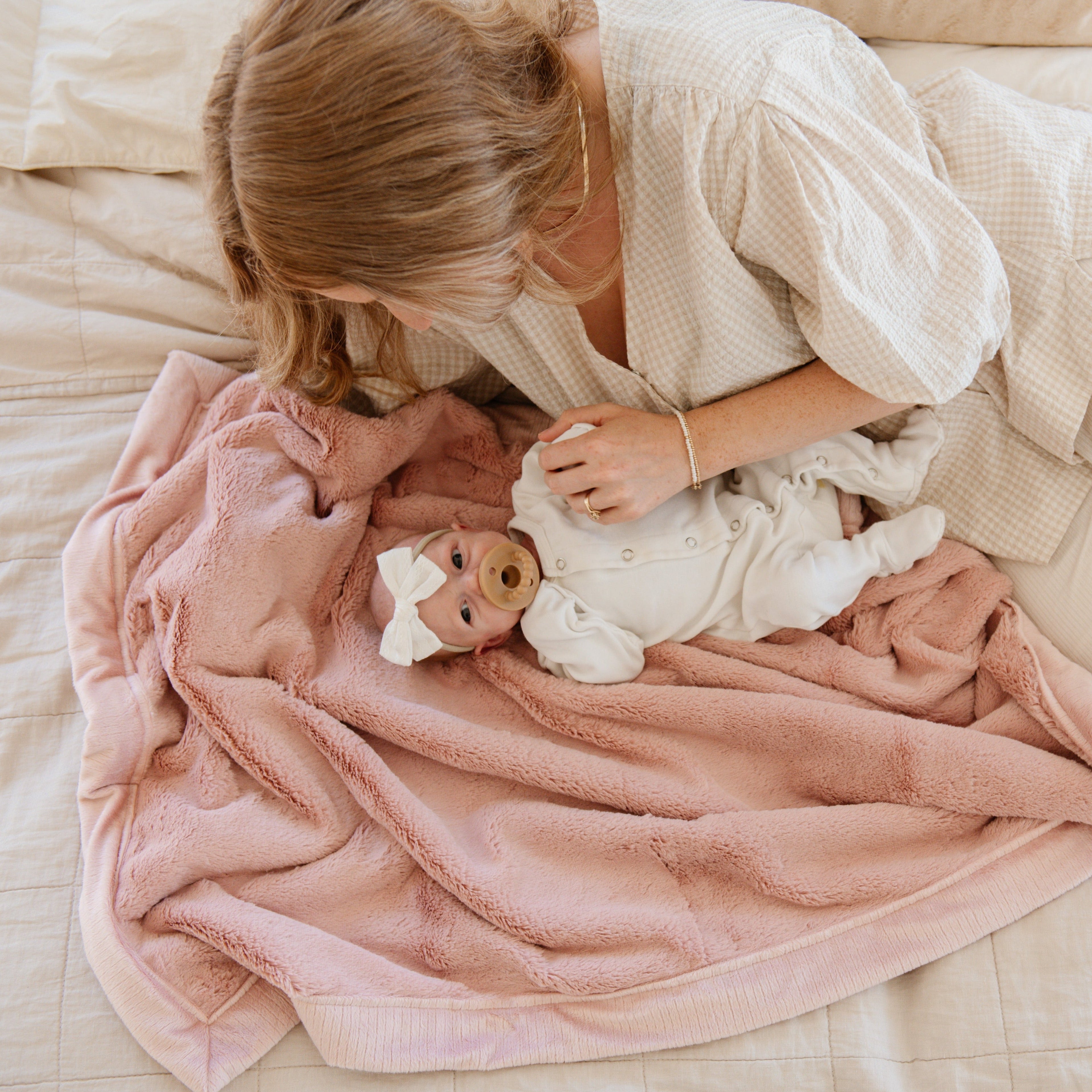 Lush Receiving Blanket 30x40 Inch by Saranoni