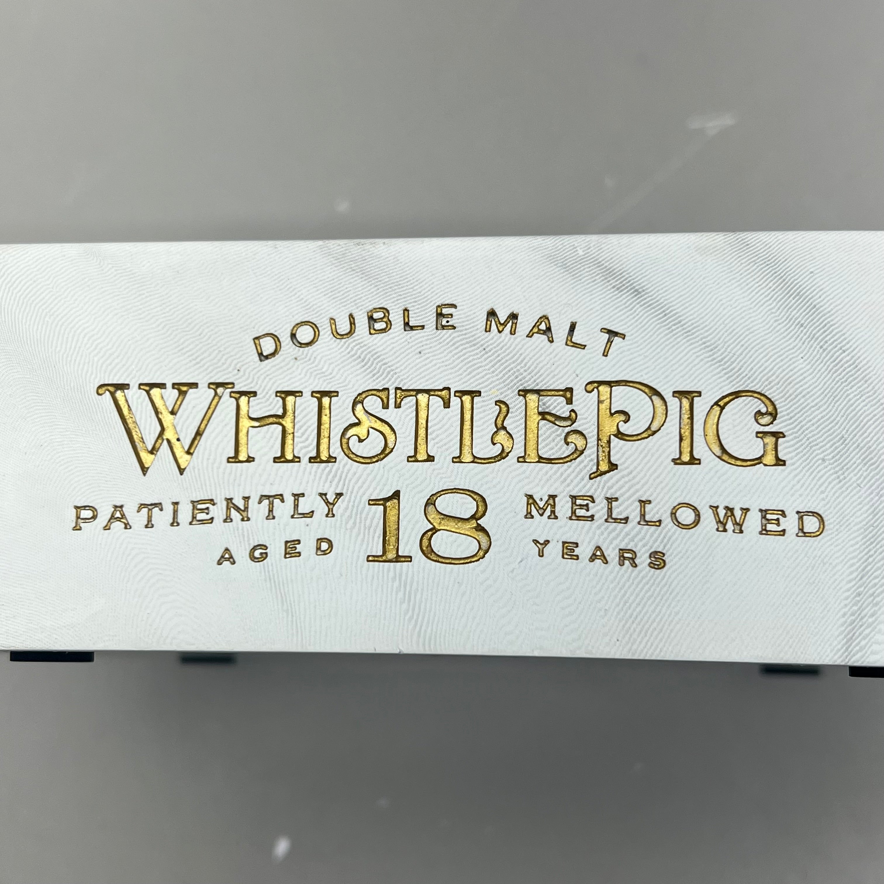 WHISTLE PIG Rye Whiskey 18 Year Single Bottle Glorifier Faux Marble White/Gold