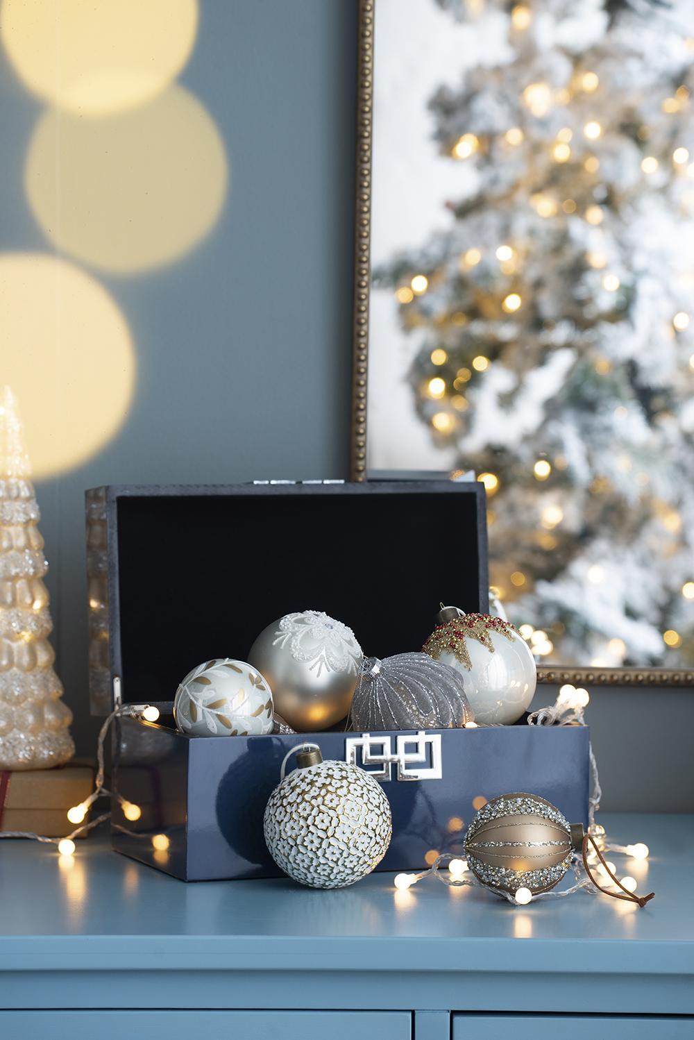 Decorative Hanging Glass Christmas Ball Ornaments - Set of 6