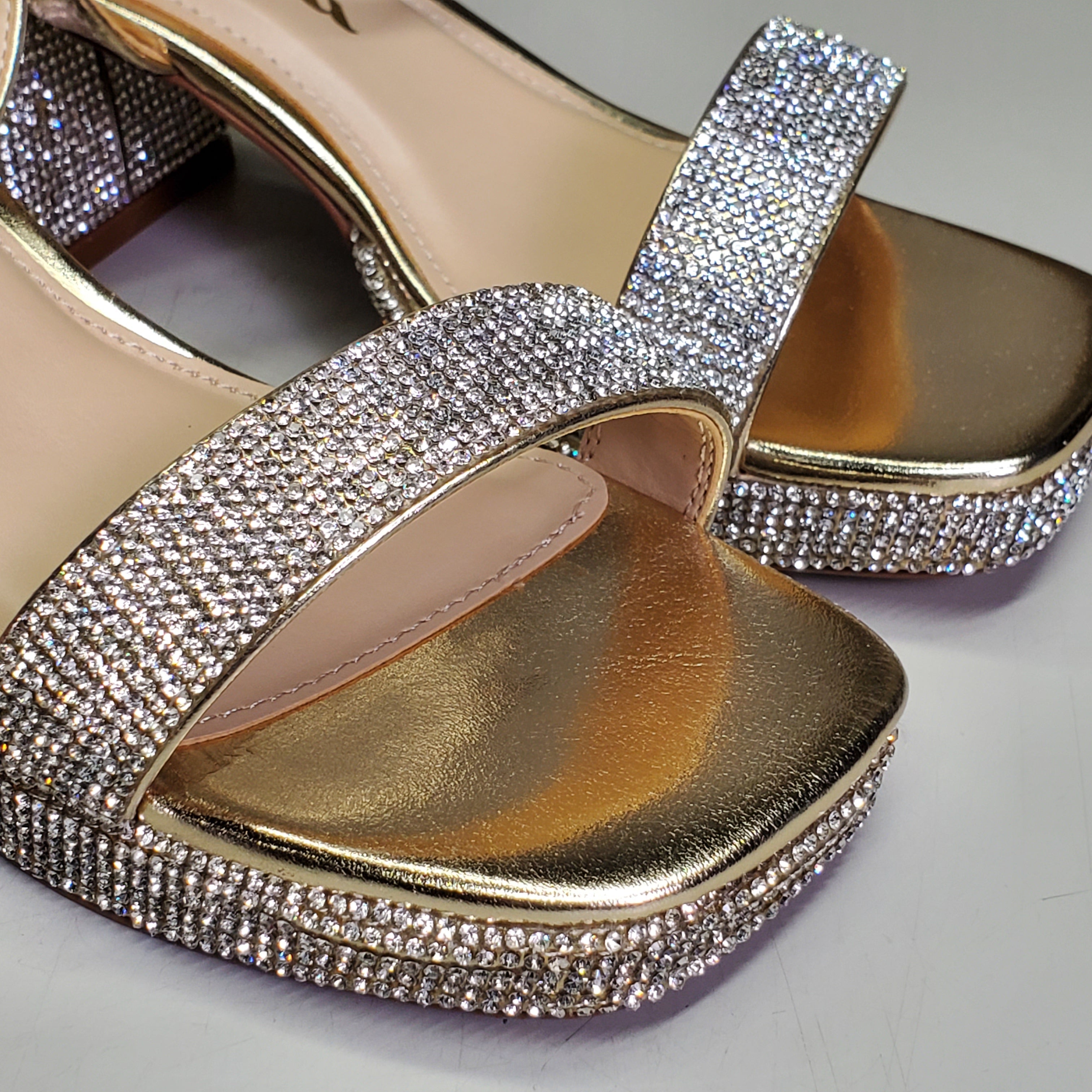 NINA Marysol Dress Sandals Girls SZ 2 M Gold Metal / Stones K200560
