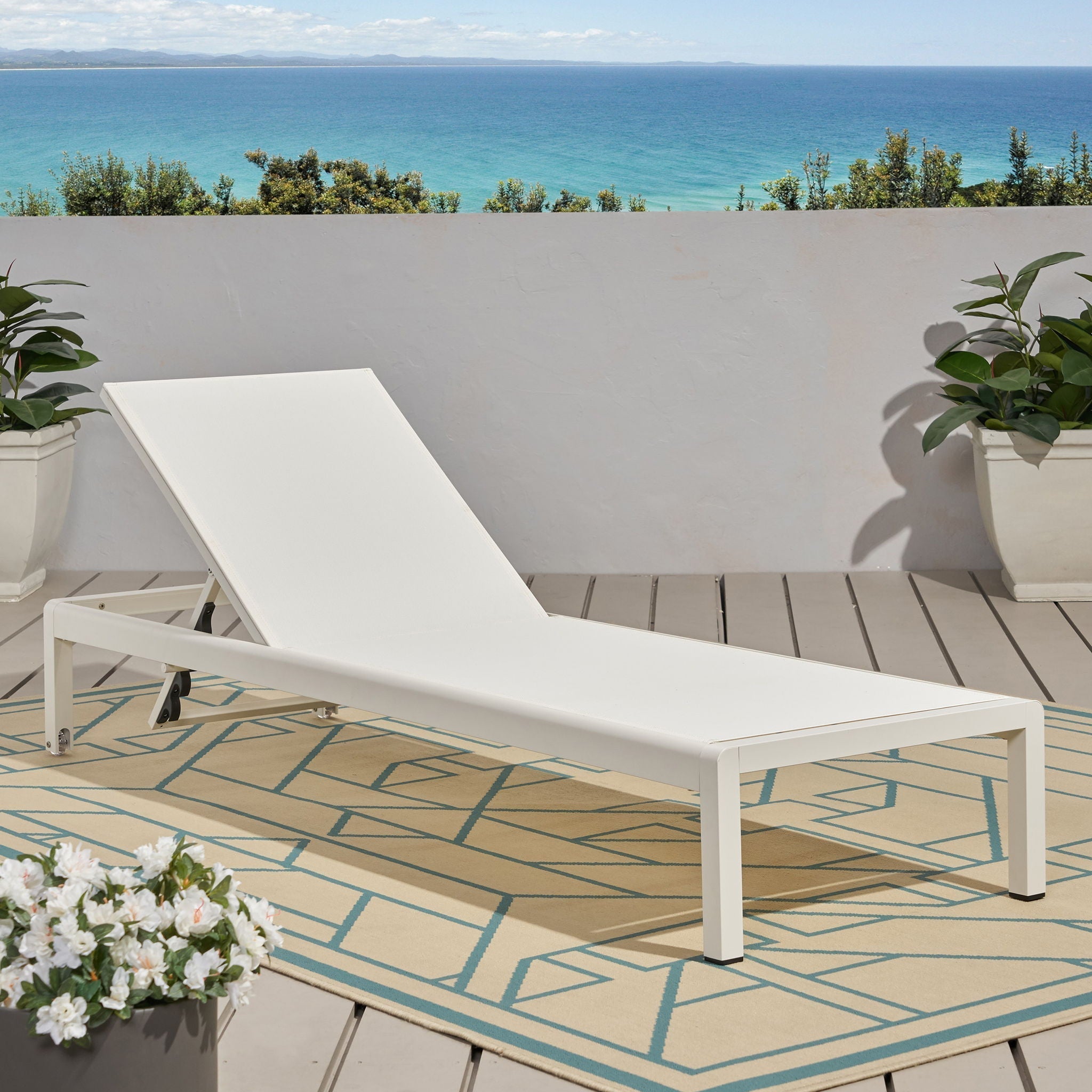 Outdoor Patio Chaise Lounge with 5 Reclining Positions