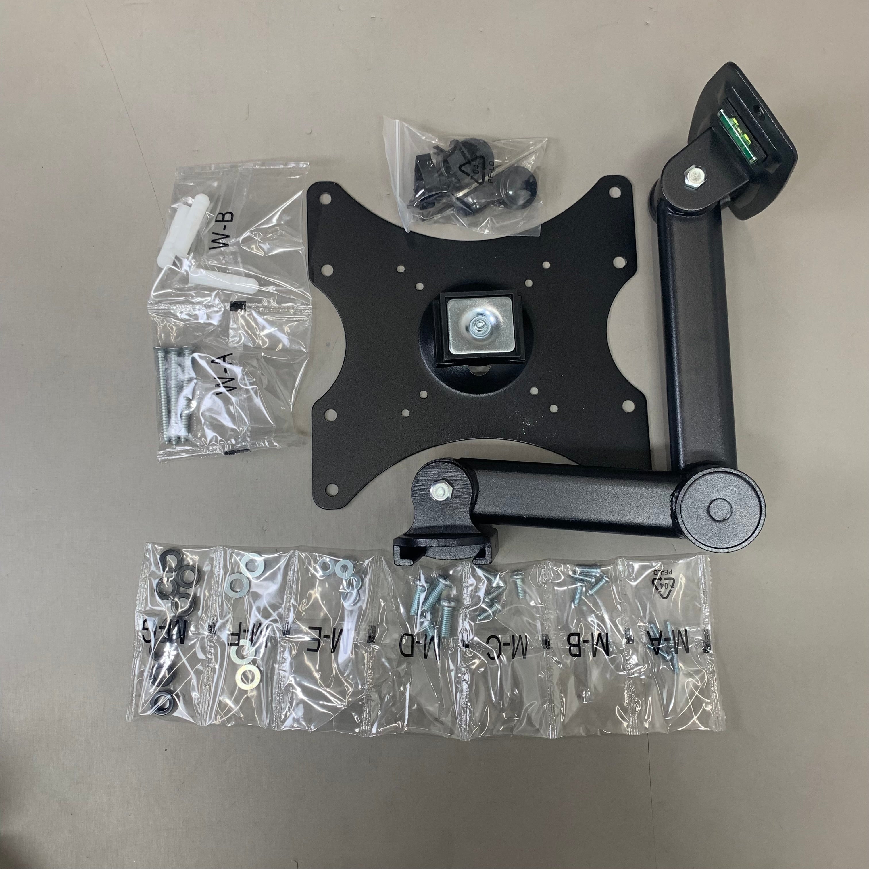 MOUNT-IT Full Motion TV Wall Mount Holds 360 Rotation 42" & 44 Lbs Black MI-4151