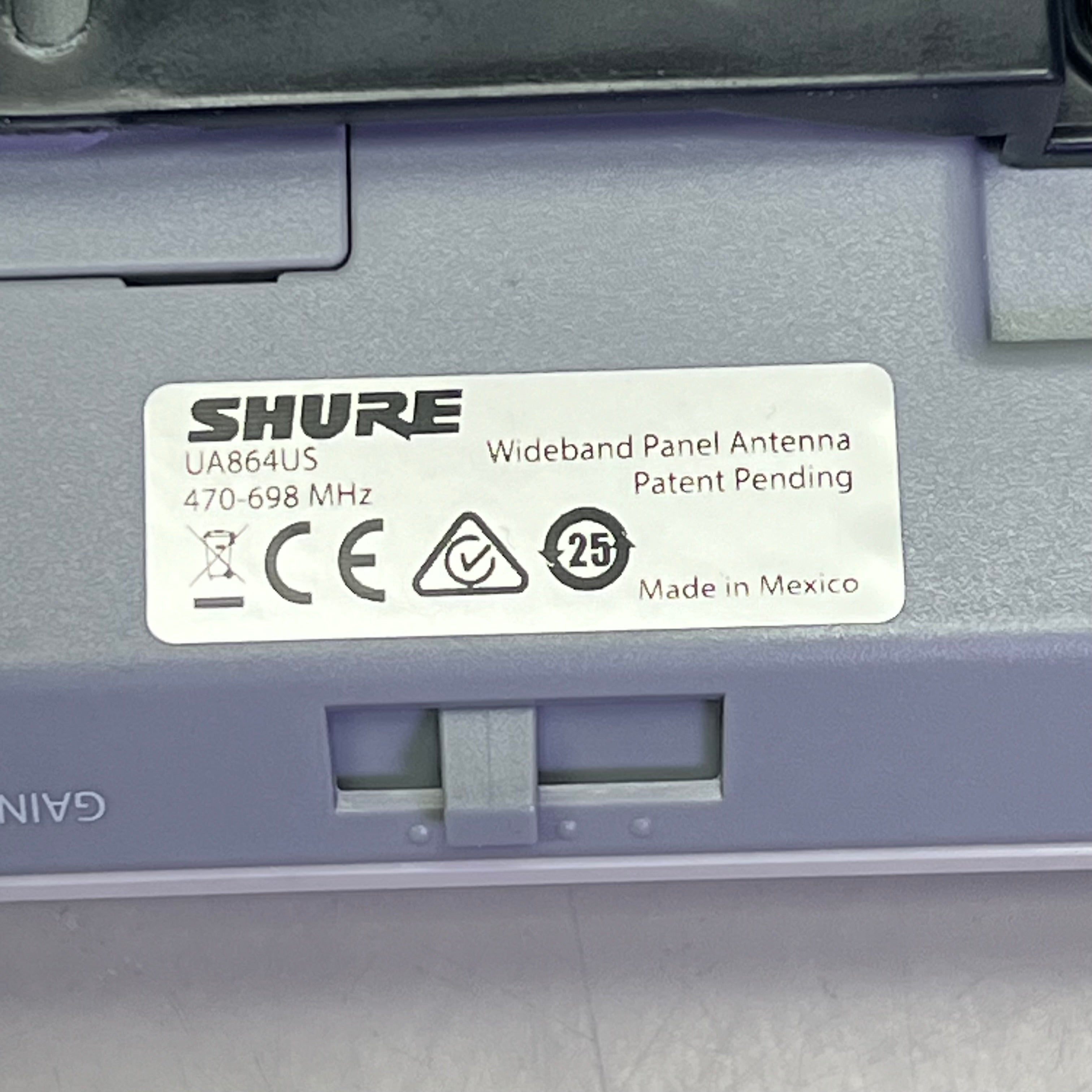 SHURE Wall-Mounted Wideband RF Coverage Panel Antenna 470-698 MHz White