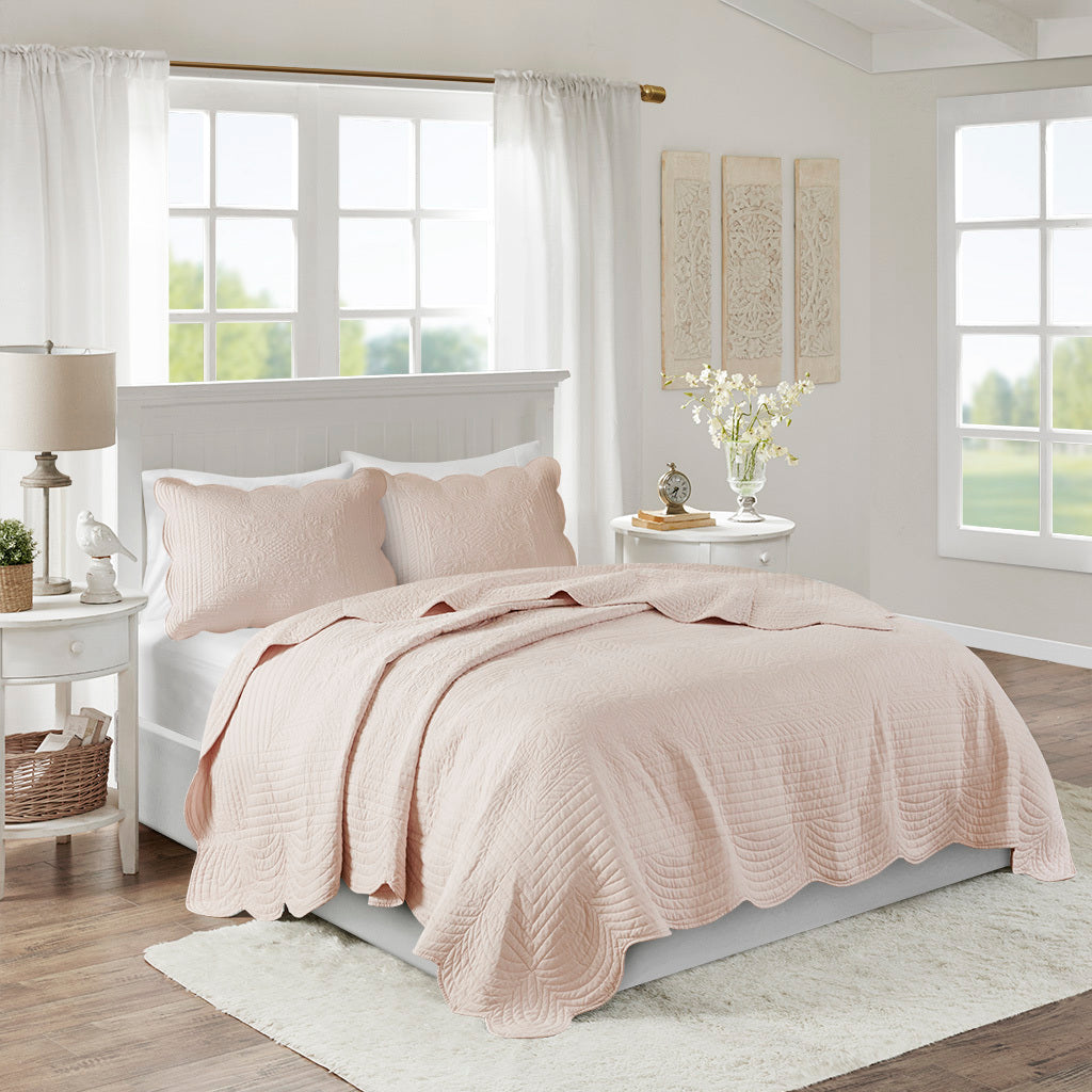 3 Piece Reversible Scalloped Edge Quilt Set - Blush King/Cal King