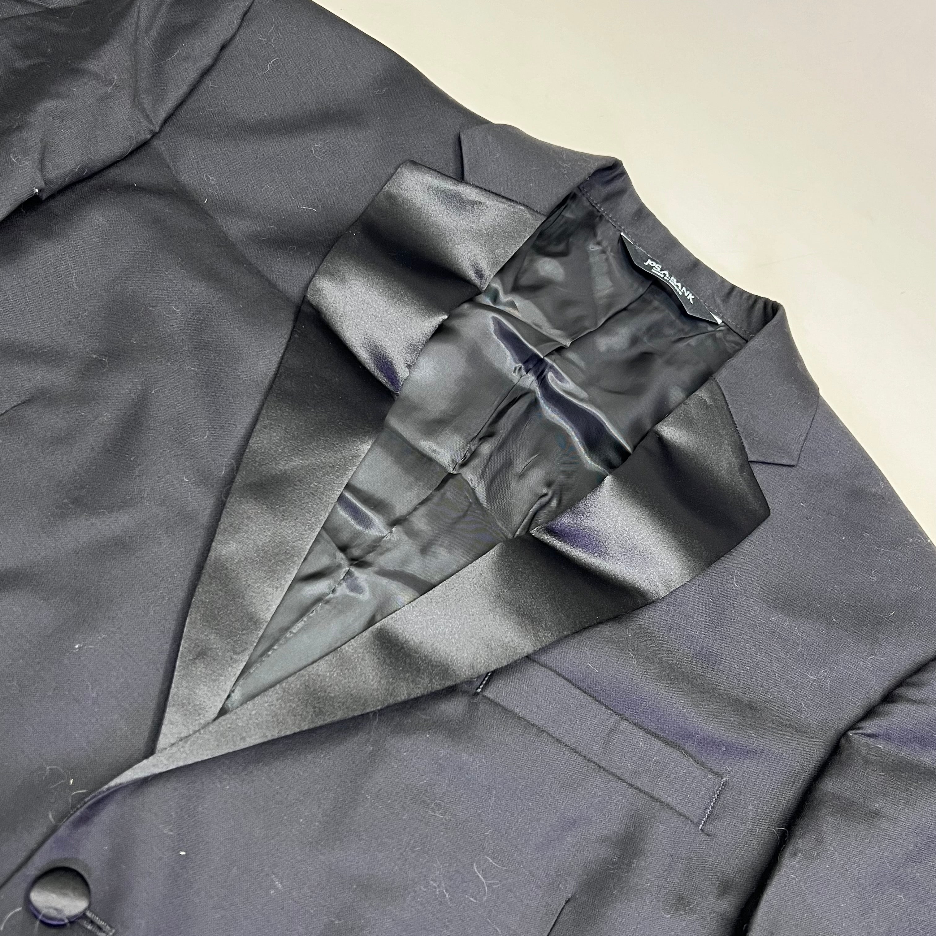 JOS A BANK Tailored Fit Button Up Suit Set  17 1/2-84 Black & White