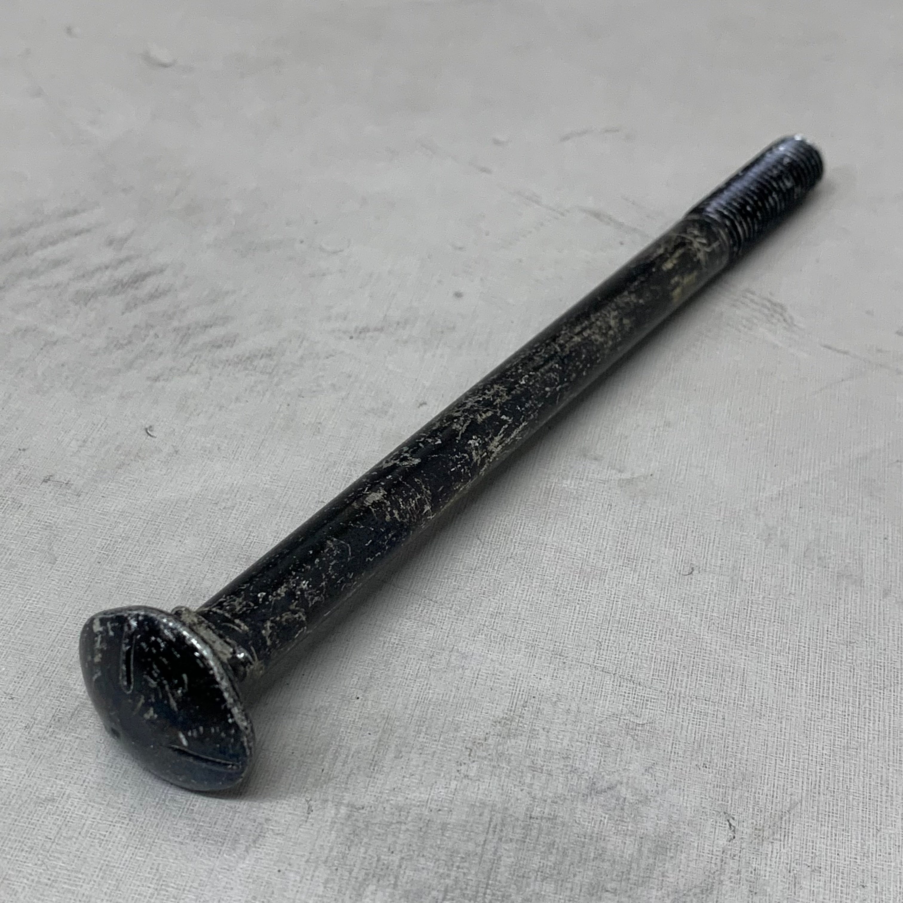 SLIDEMATIC (70 Bolts) Carriage Bolt Grade  Black 1/2-13x7.5 576601503