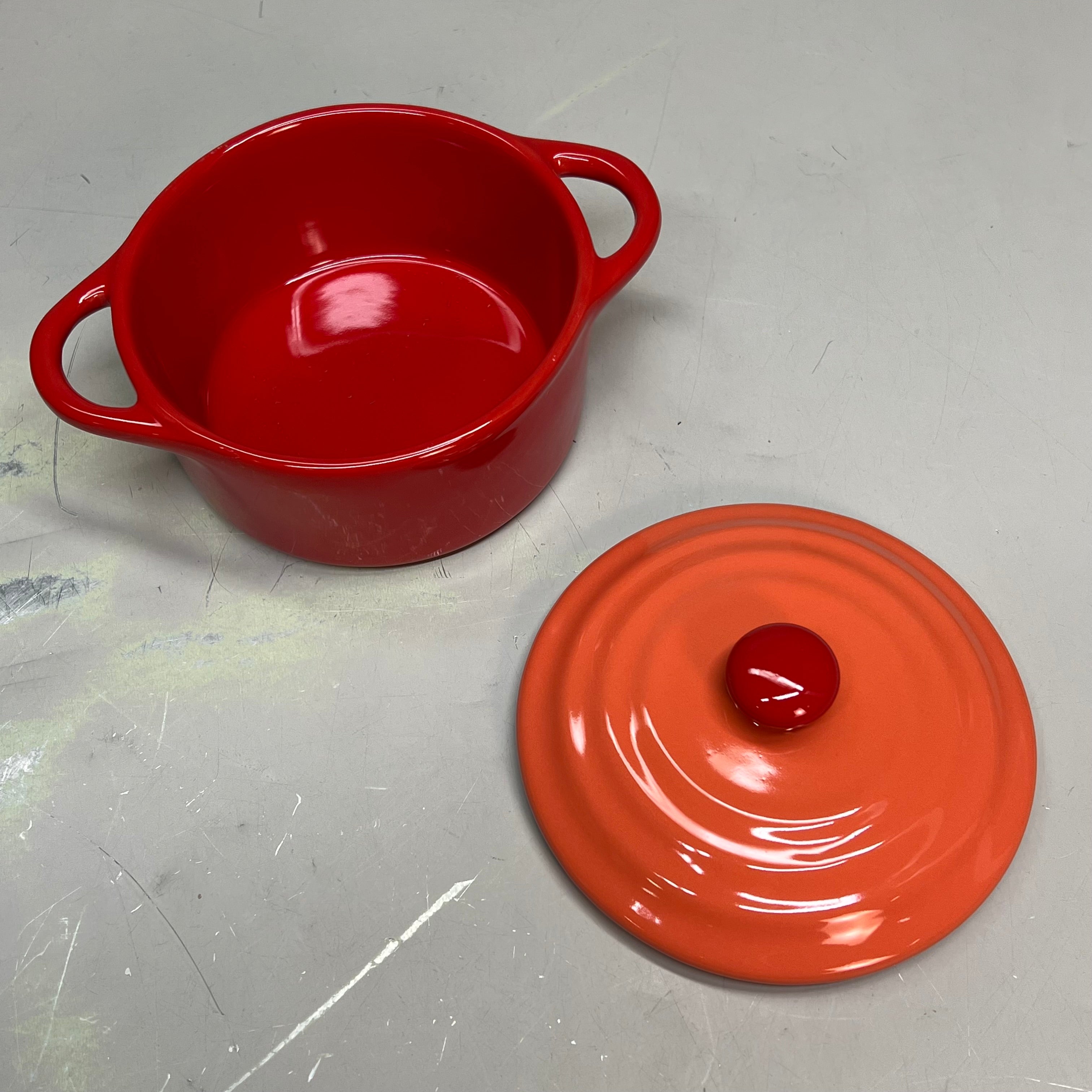 ZA@ CREATIVE CO-OP Set Of 4 Stoneware Two-Tone Baker W/ Lid  1-1/3 Cup  Multicolor DG0461A