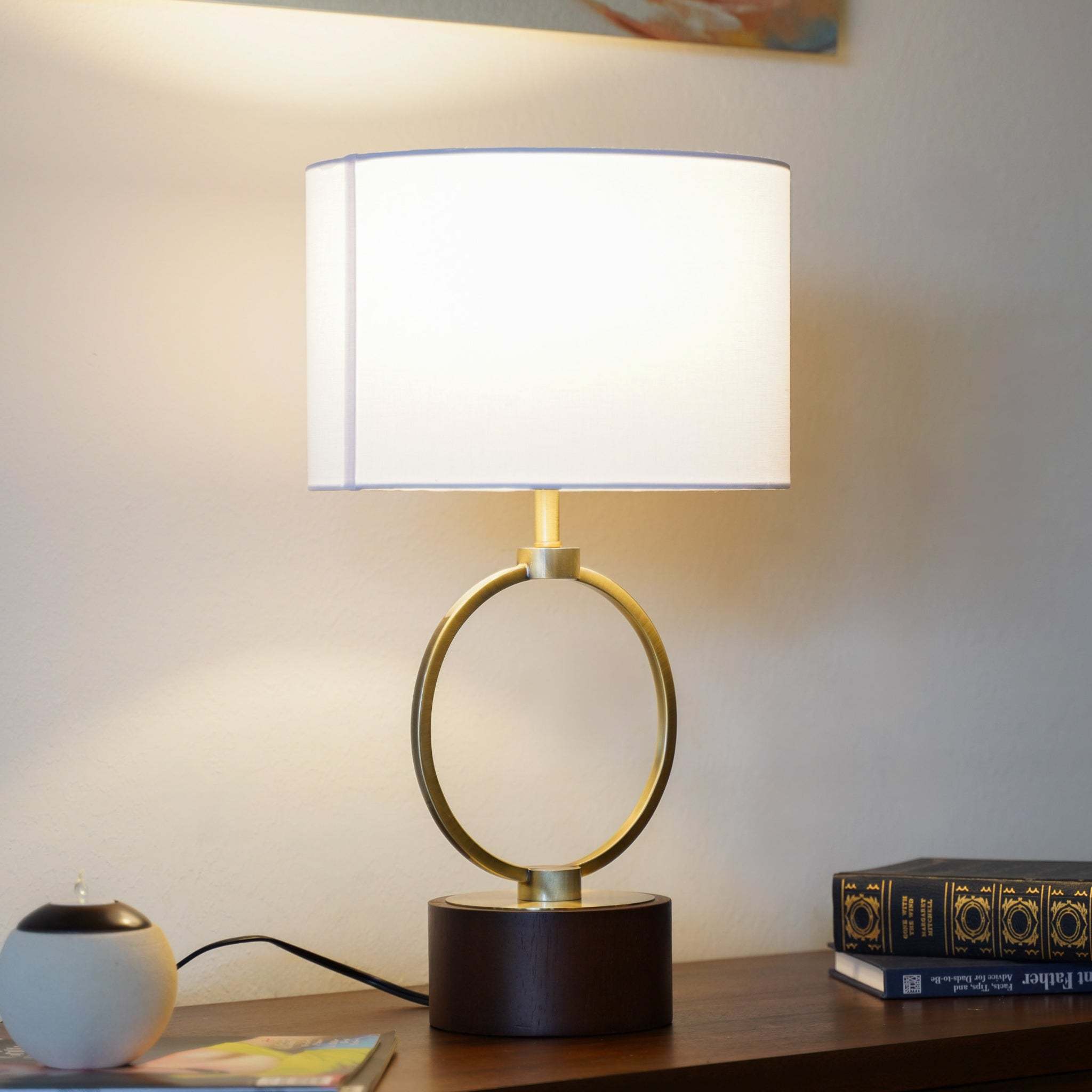 Nordic Home Creative Bedroom Table Lamp with Grid Metal Circular Design