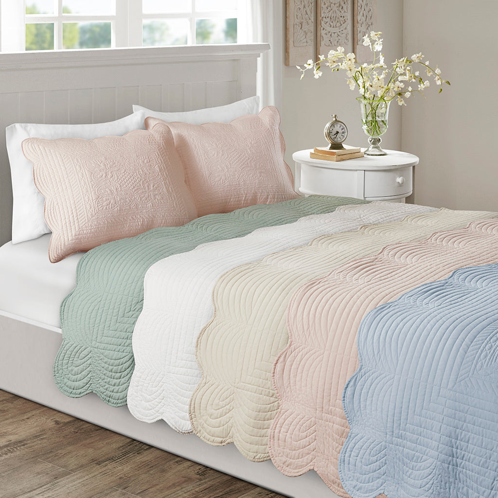 3 Piece Reversible Scalloped Edge Quilt Set - Blue King/Cal King