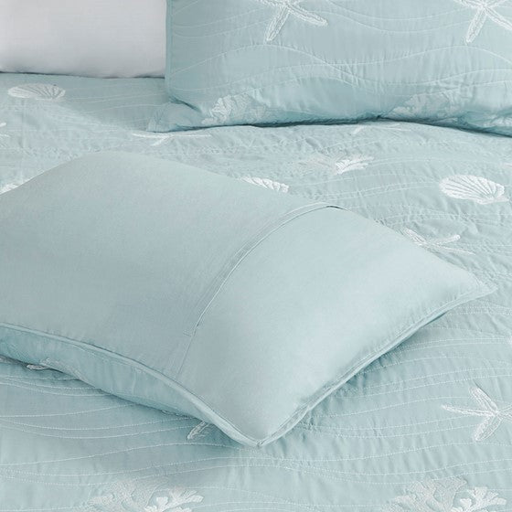 4 Piece Cotton Reversible Embroidered Quilt Set with Throw Pillow Aqua King/Cal King