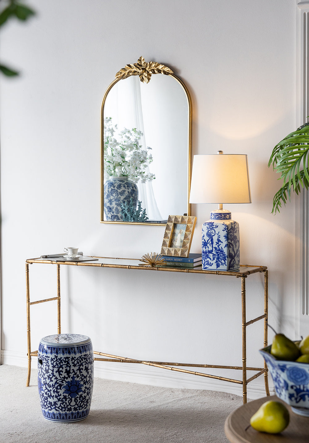 13x25' Blue and White Ceramic Vase Lamp