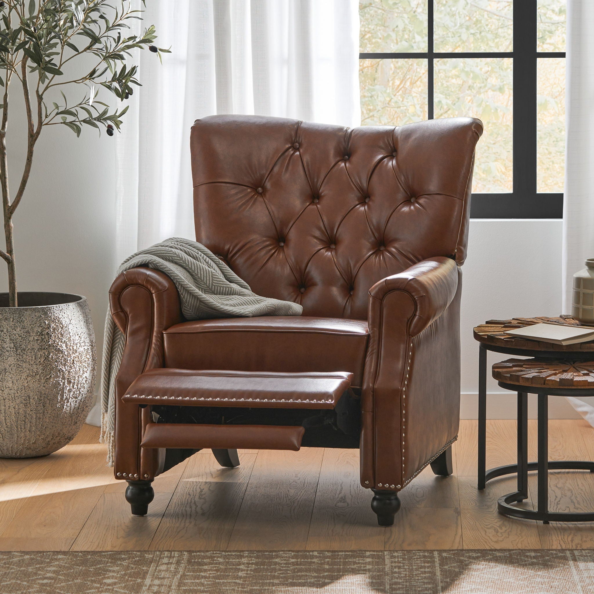 Welch Contemporary Tufted Pushback Recliner