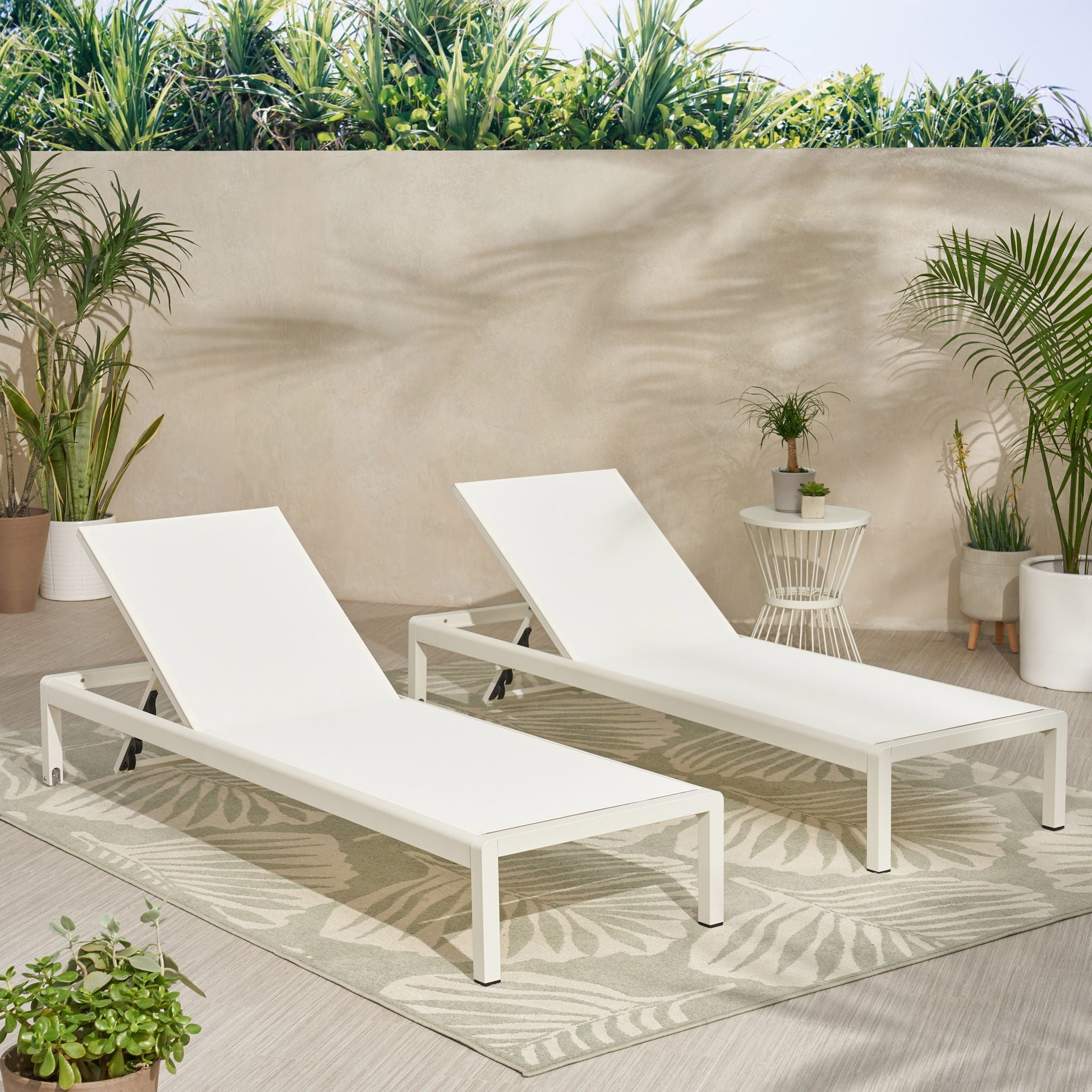 Outdoor Patio Chaise Lounge with 5 Reclining Positions
