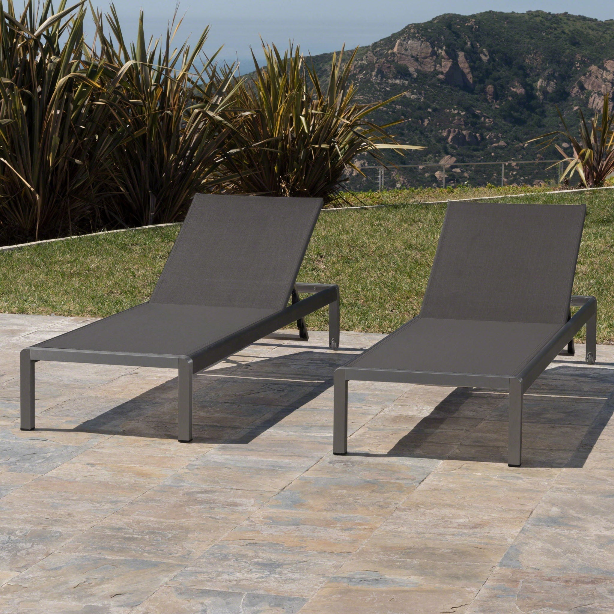 Outdoor Patio Chaise Lounge with 5 Reclining Positions