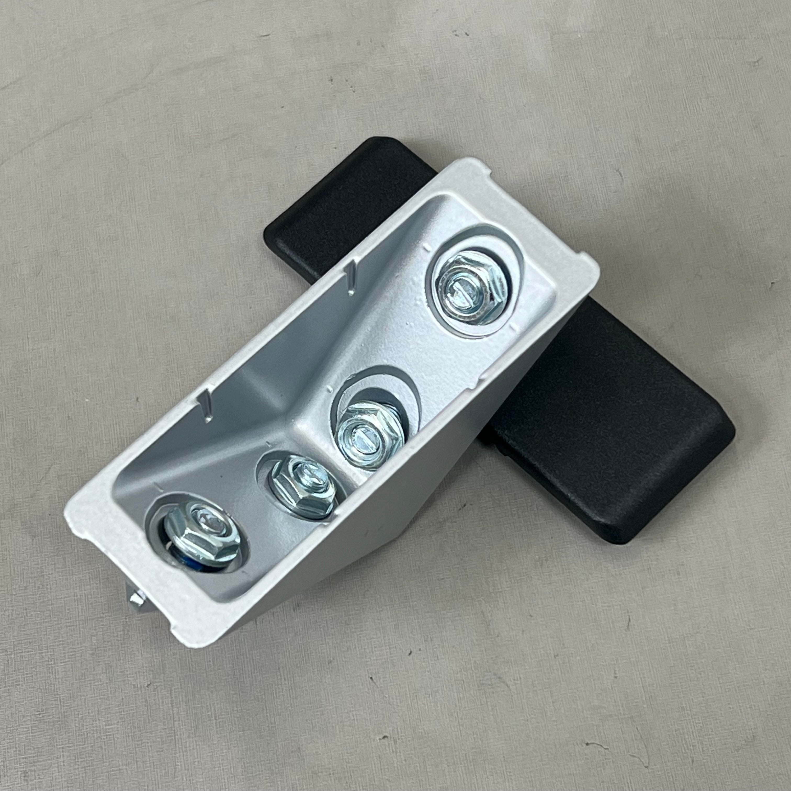 ALU CONNECTION Pre-Assembled Magnet W/ Rhombus Screw Slot 8 80mm Chrome/Black 146831