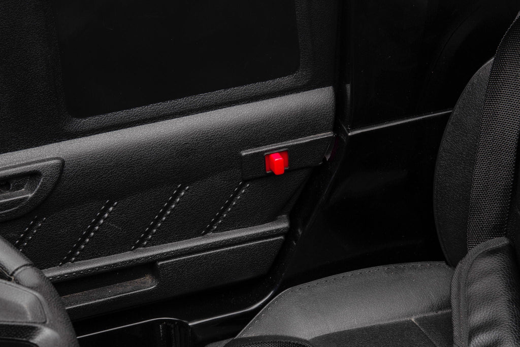 12V7A 30W*2 Four-Wheel Drive Seat One Button Start, Forward And Backward, High And Low Speed, Music, Front Light, Power Display, Two Doors Can Open, 2.4G R / C, Seat Belt Four Wheel Absorber