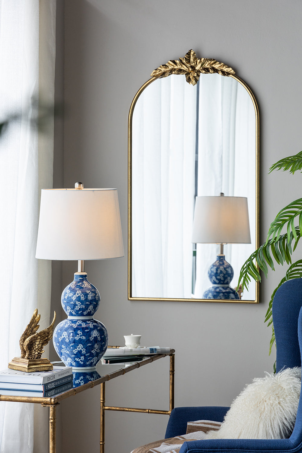 D13x25.7' Blue and White Round Two-Tiered Ceramic Vase Lamp