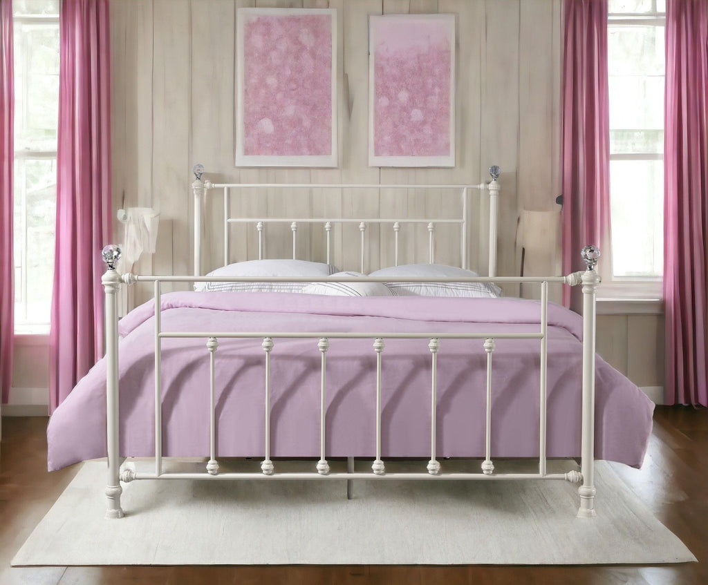 Comet Bed with Elegant Spindle Design