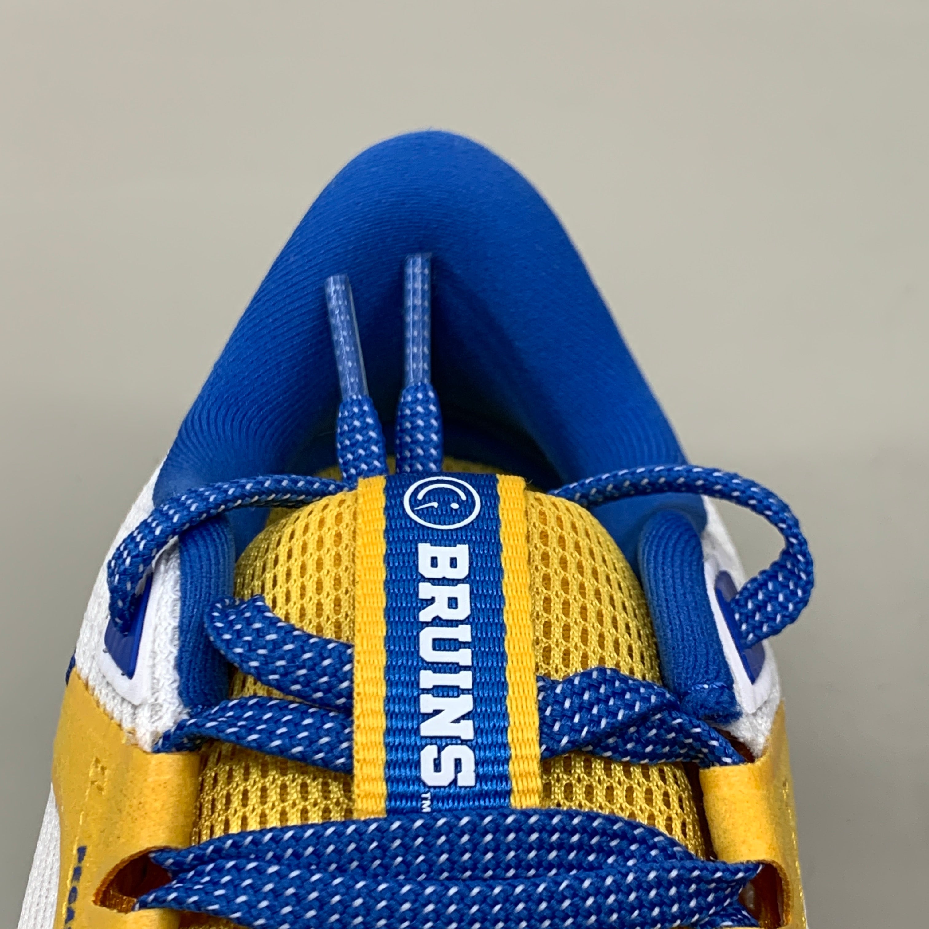 NIKE Zoom Pegasus 40 Shoes UCLA White/Signal Blue-Gold 15.5 Women's 14 Mens DZ5988 100
