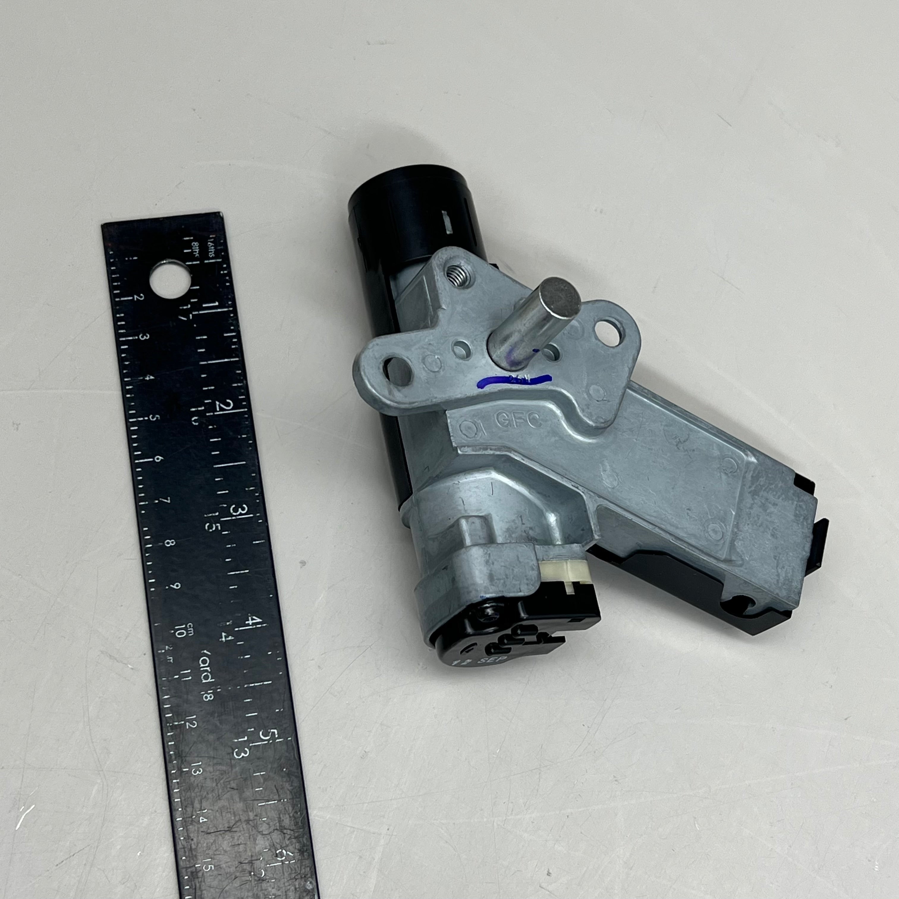 HONDA Key & Screw Set Genuine OEM 35014-GEZ-612