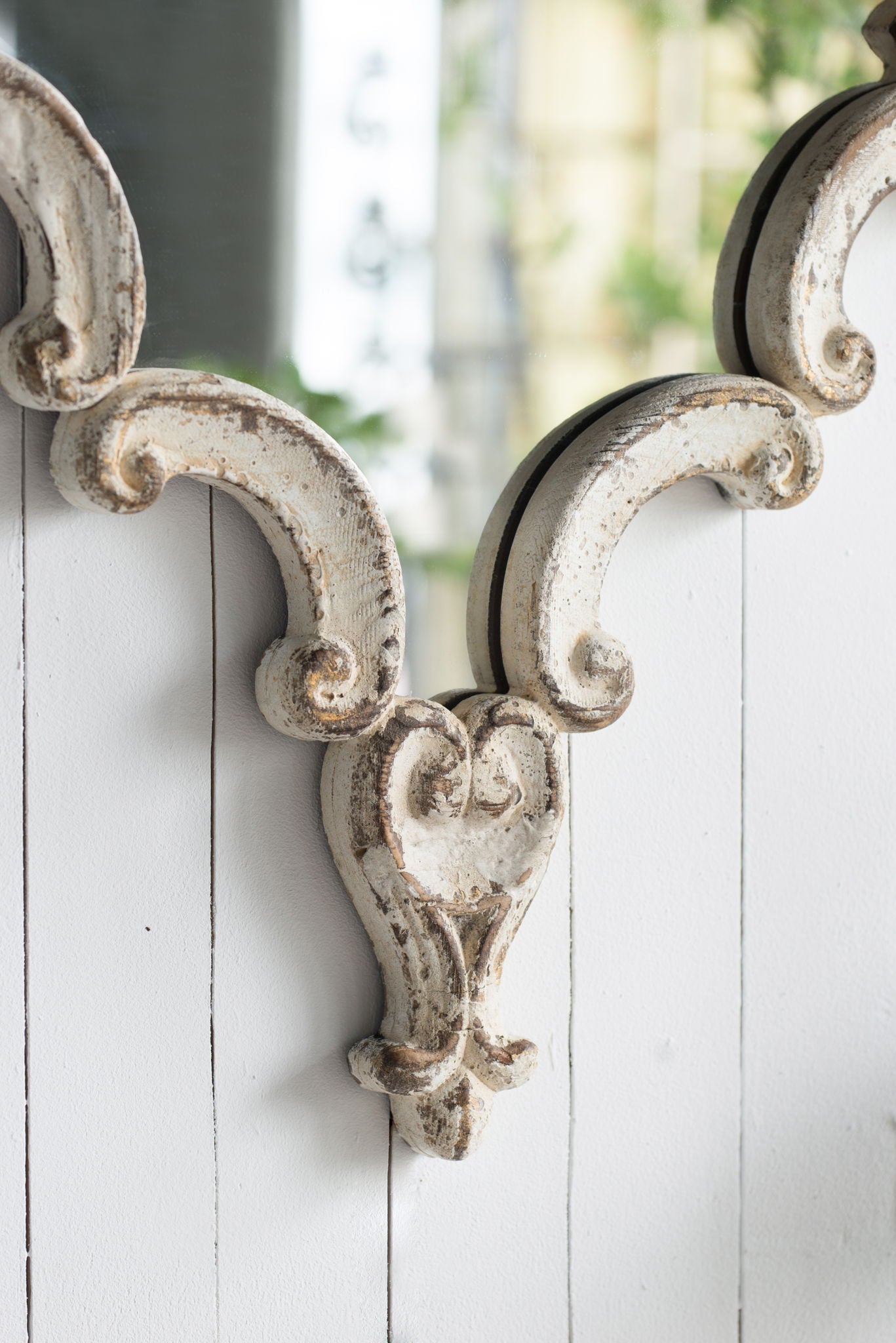 Artistic Diamond Scrollwork Mirror, Home Accent Mirror For Living Room, Entryway, Bedroom, Office - Antique White