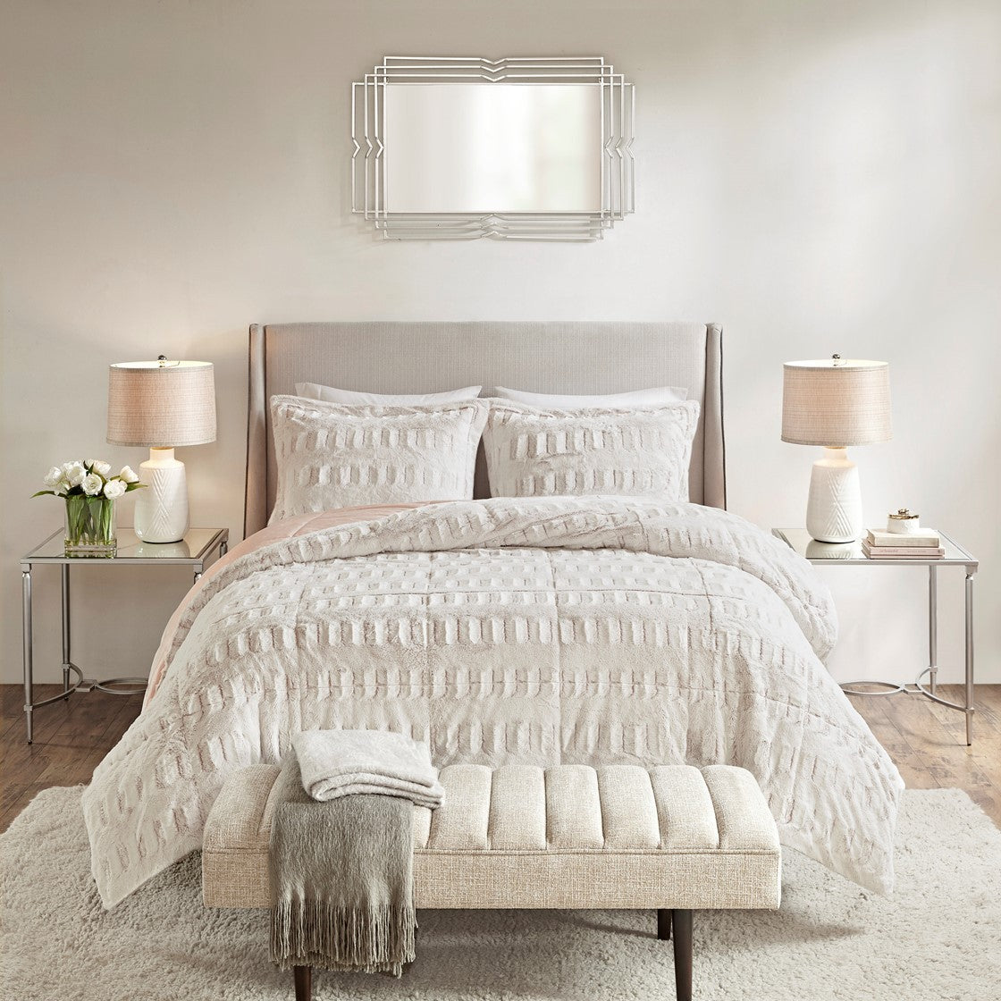 Twin/Twin XL Back Print Long Fur Comforter Mini Set