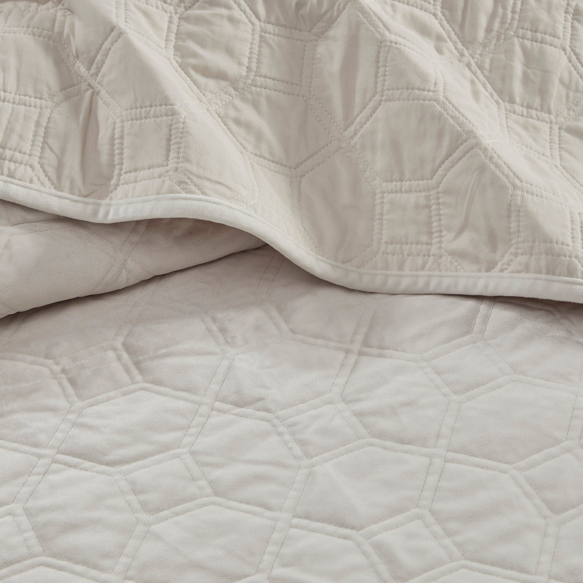 3 Piece Velvet Quilt Set Ivory King/Cal King