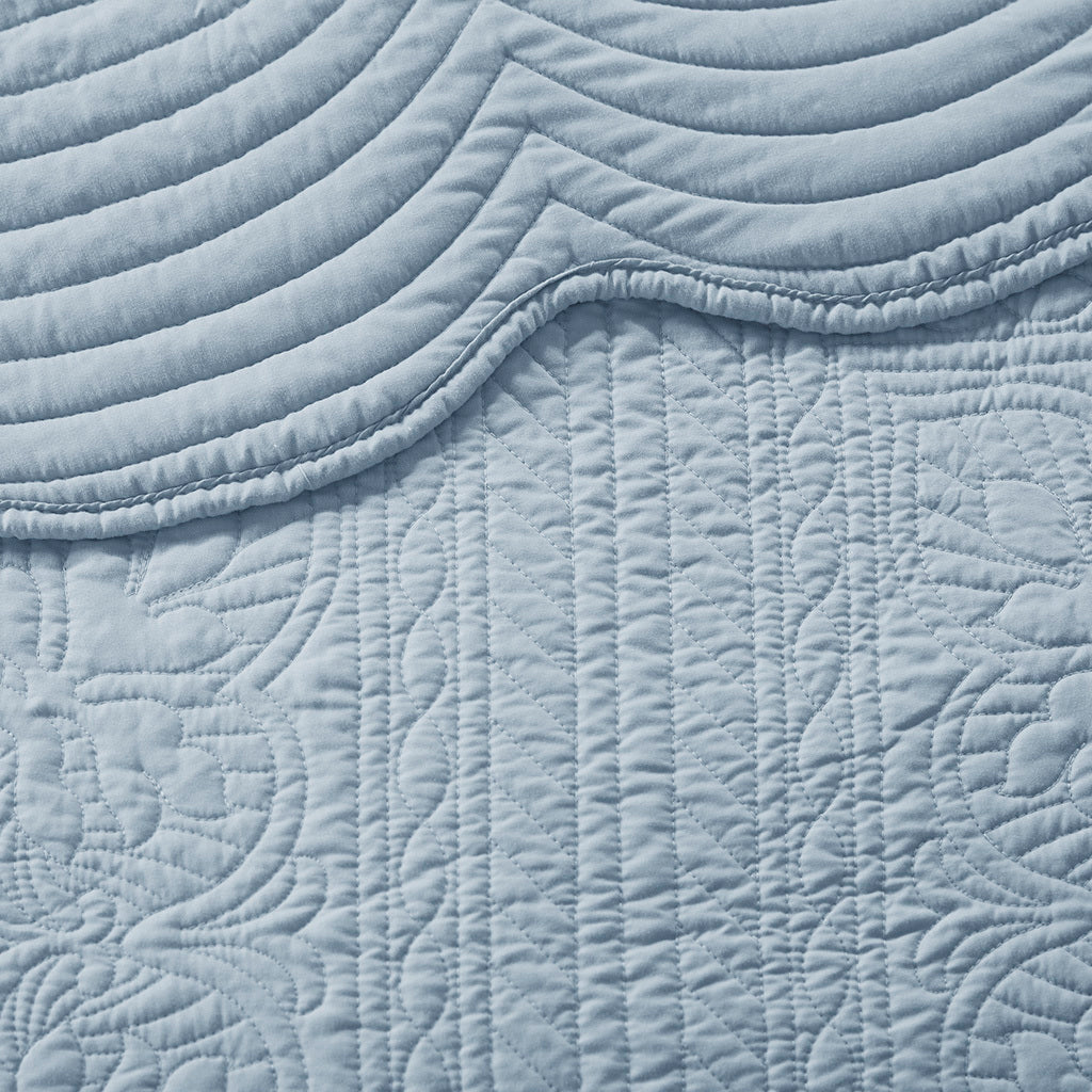 3 Piece Reversible Scalloped Edge Quilt Set - Blue King/Cal King