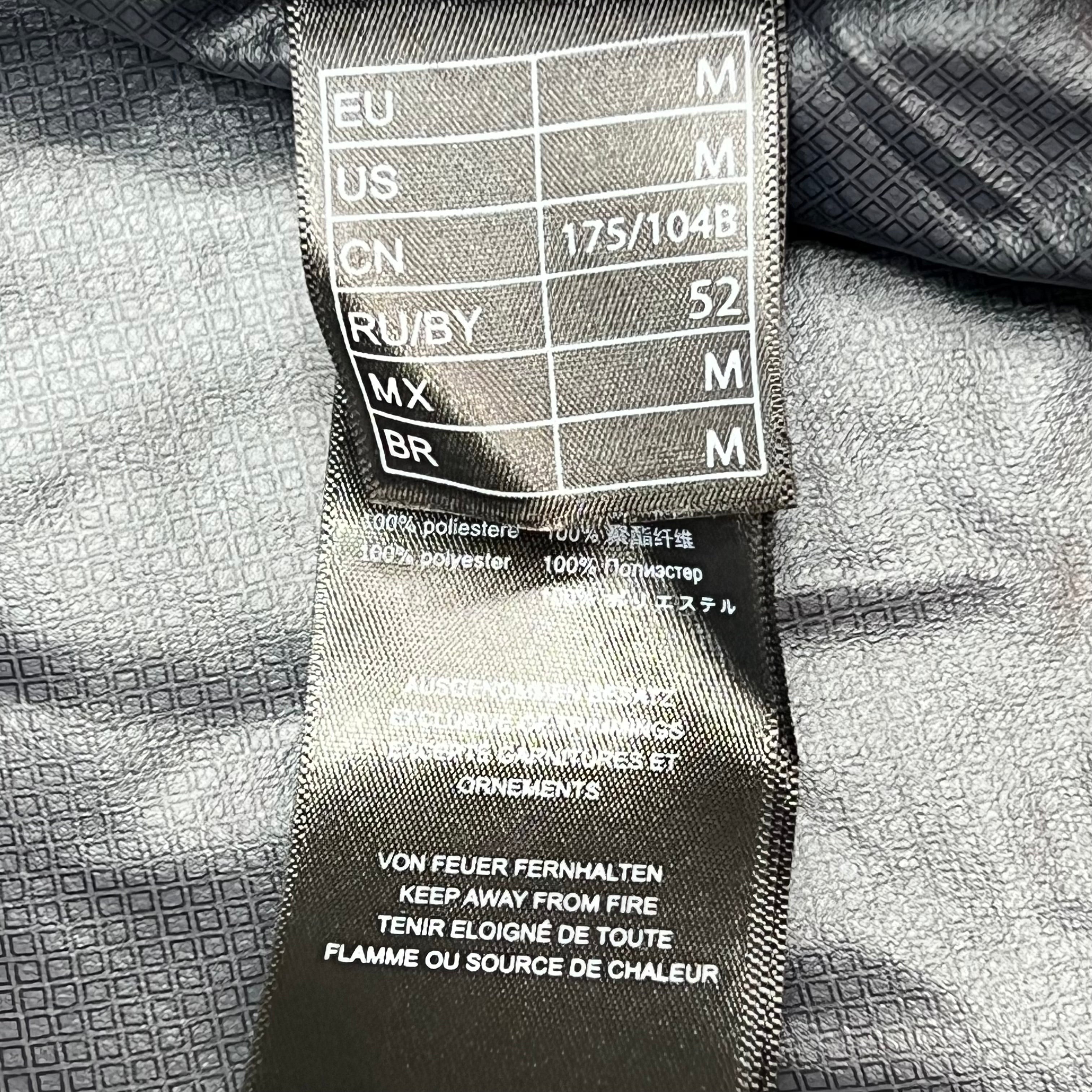 BMW Waterproof Lightweight Active Jacket Full Zip Mens Sz M Olive Scribble Print