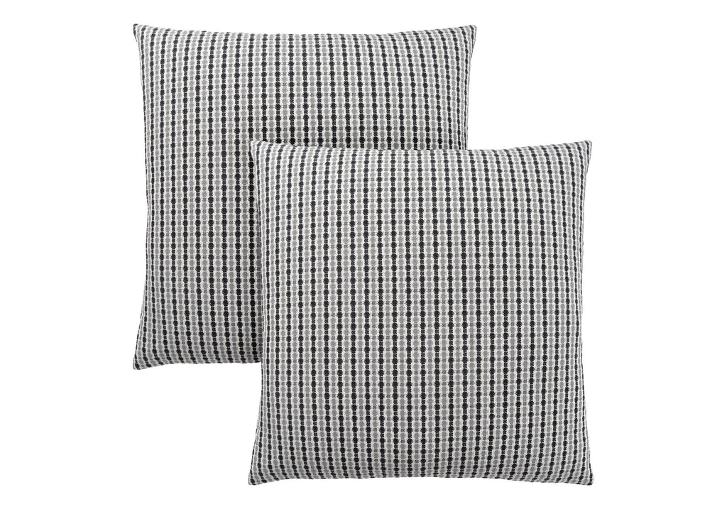 8th Street Square Decorative Throw Pillows with Insert