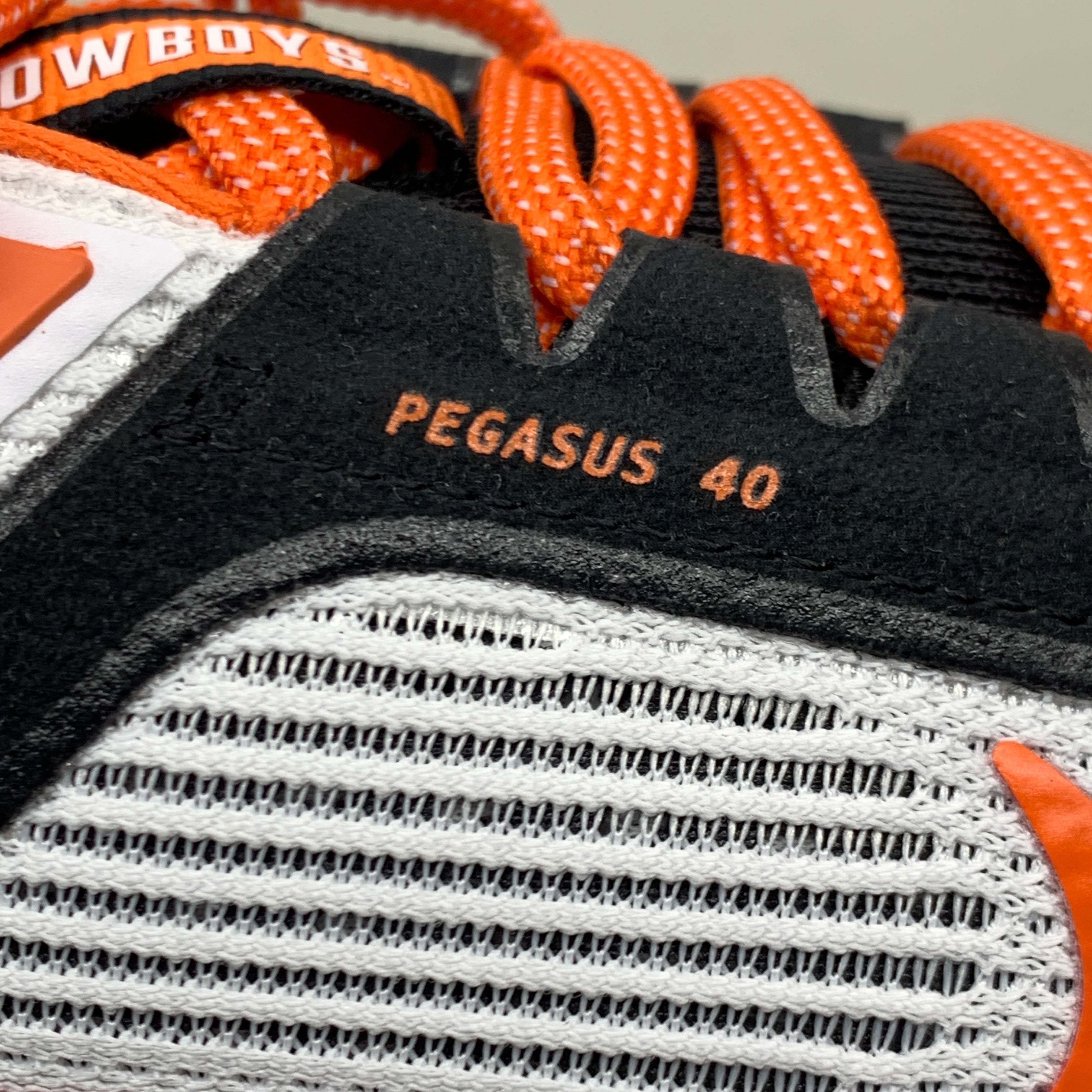 NIKE Zoom Pegasus 40 OK STATE White Shoes, Brilliant Orange & Black 8 W 6.5 M DZ5973-100