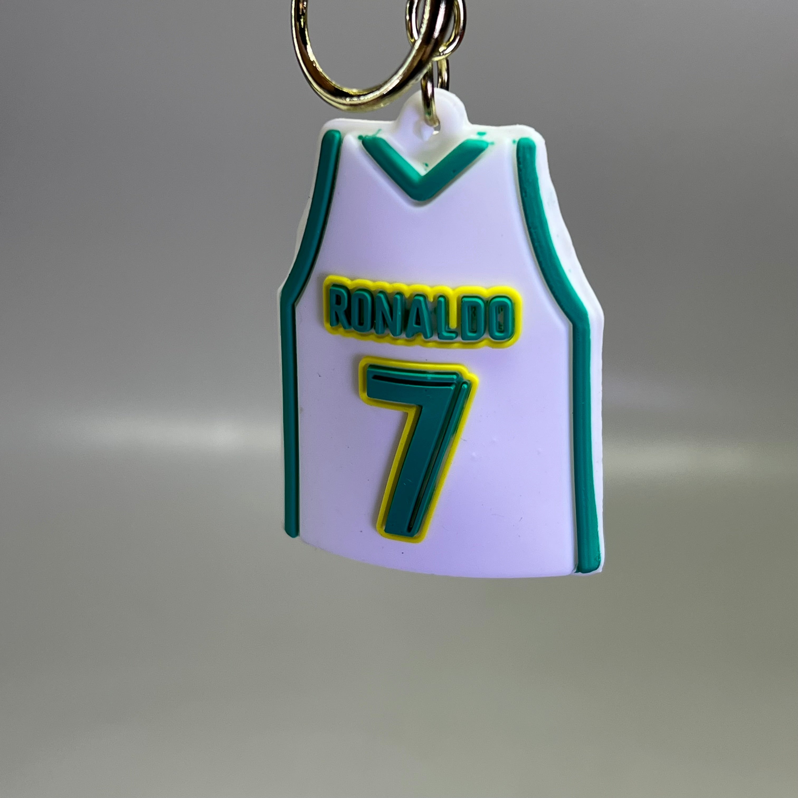 BENZEMA AND RONALDO  (2 Types, 12 Pieces) Soccer Team Jersey Keychains Green/Blue/White