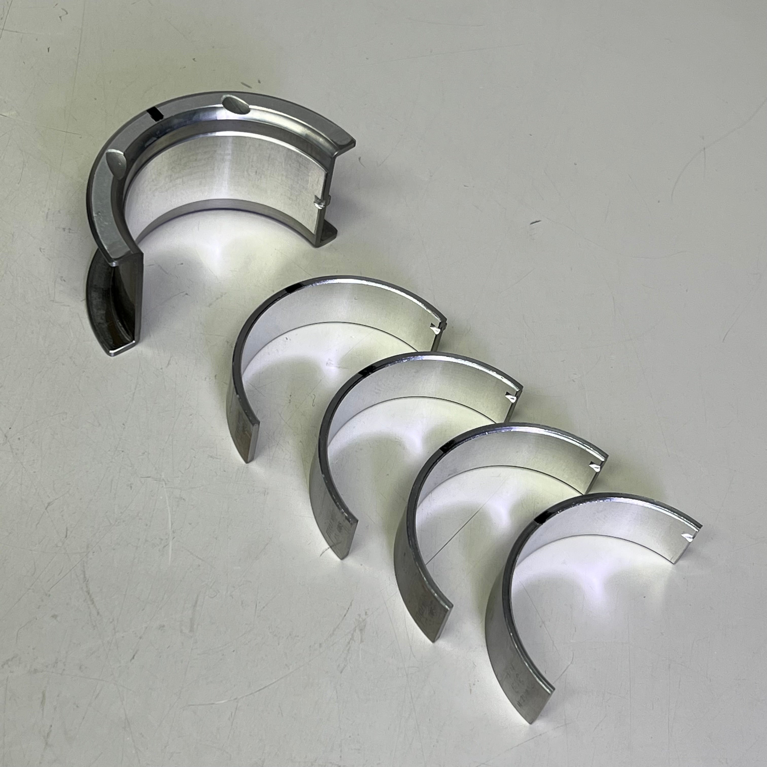 MAHLE Clevite Main Bearing Set For Chevy Vehicles 1968-2002 Grey MS-909A-10