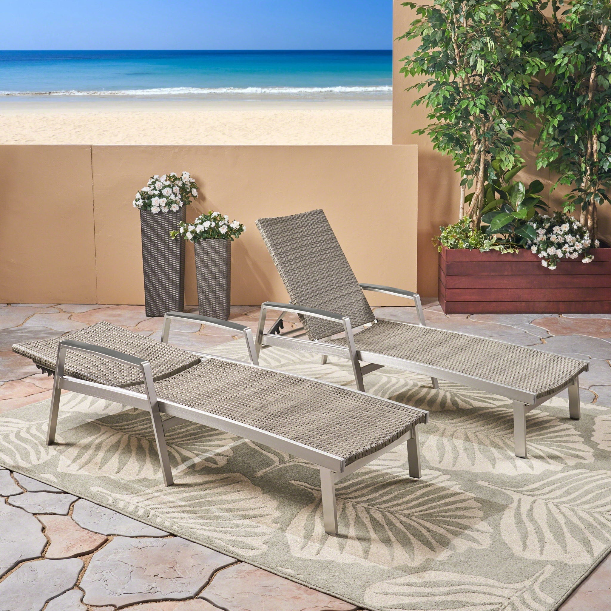 Oaxton Chaise Lounge