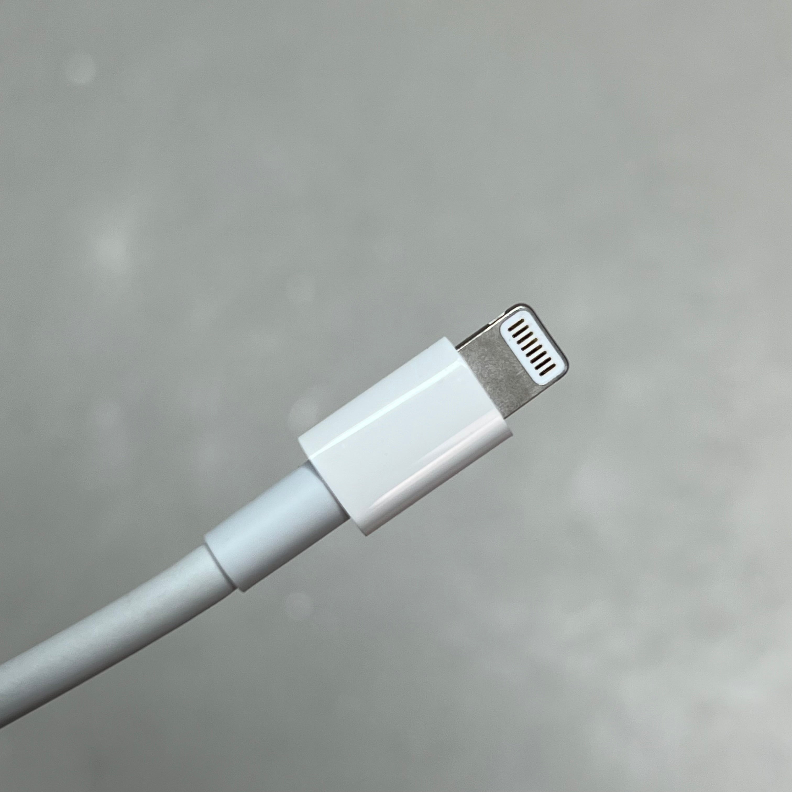 APPLE  Lightning Digital AV Adapter Up To 1080p HD White MD826AM/A (Return)