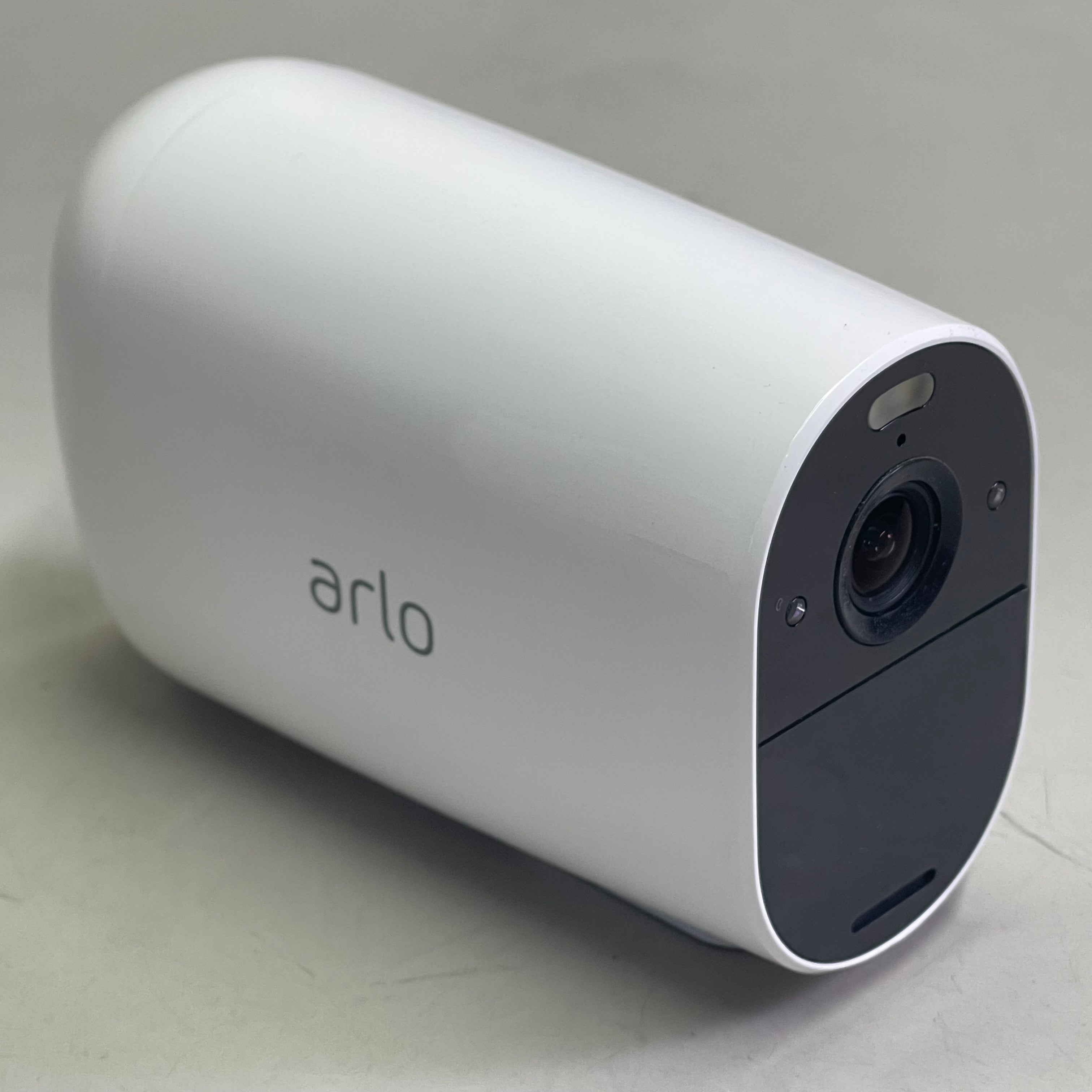 ARLO Essential XL Spotlight Camera 130° FOV White VMC2032W-100NAS (Pre-Owned)