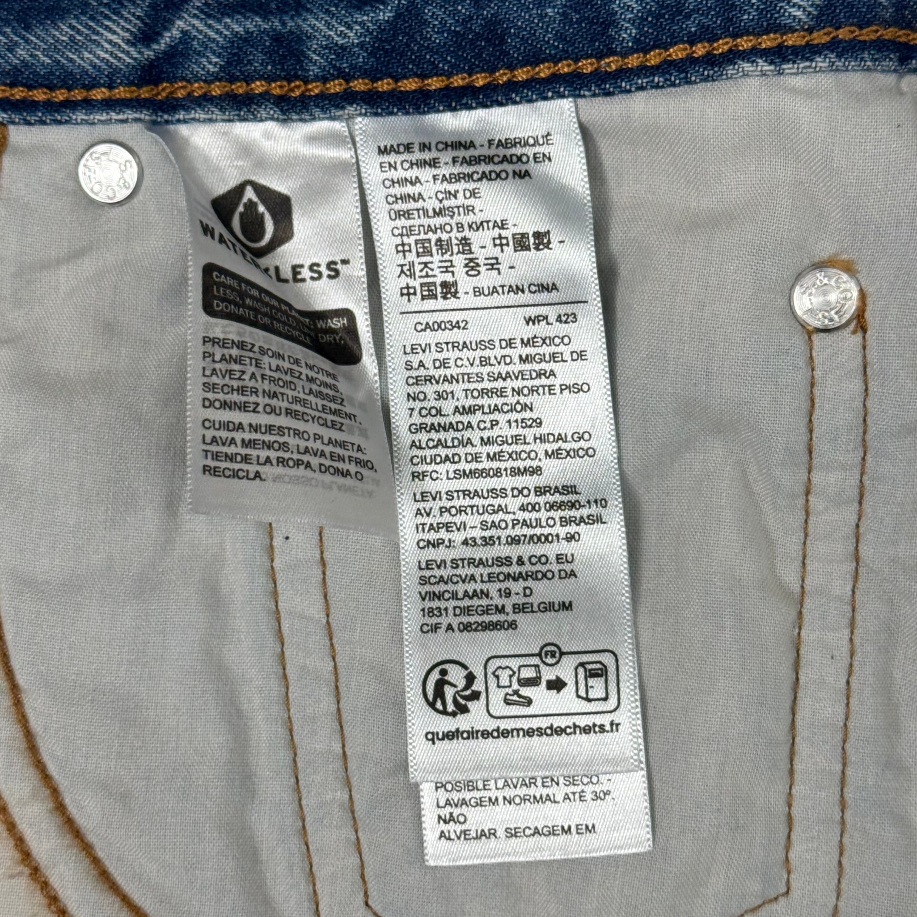 LEVIS Recrafted Icon Skirt Mid Rise Original Women's Sz 32 Novel Notion Med Wash