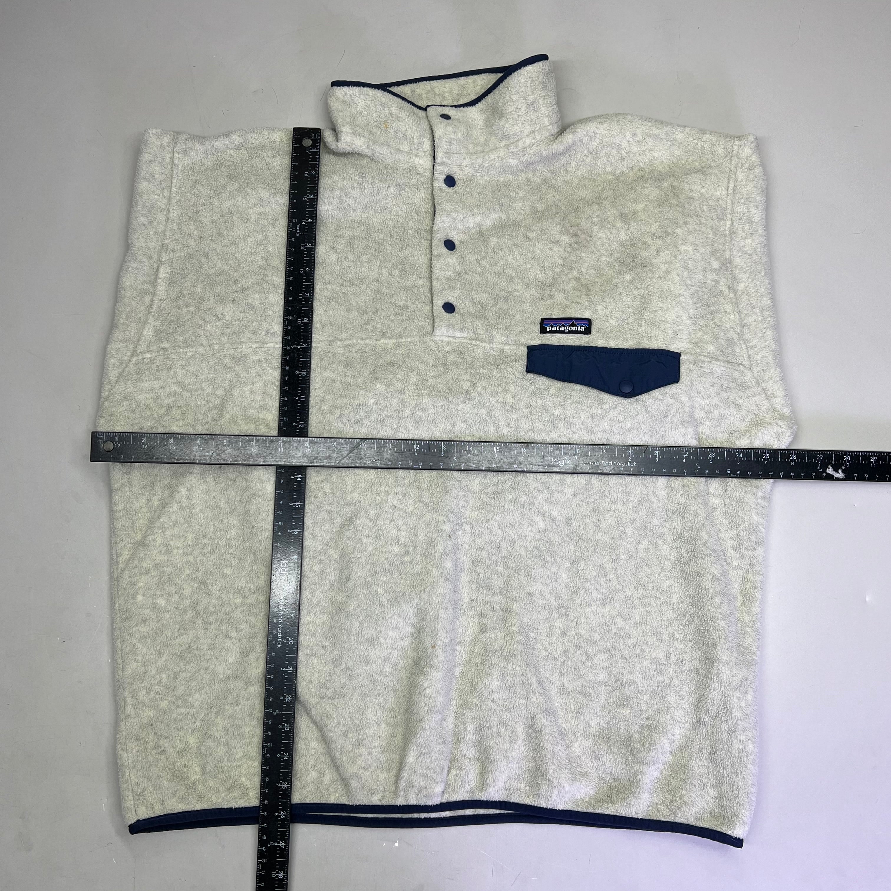 PATAGONIA Lightweight Synchilla Snap-T Pull Over Men's XL Off White/Navy (Used)