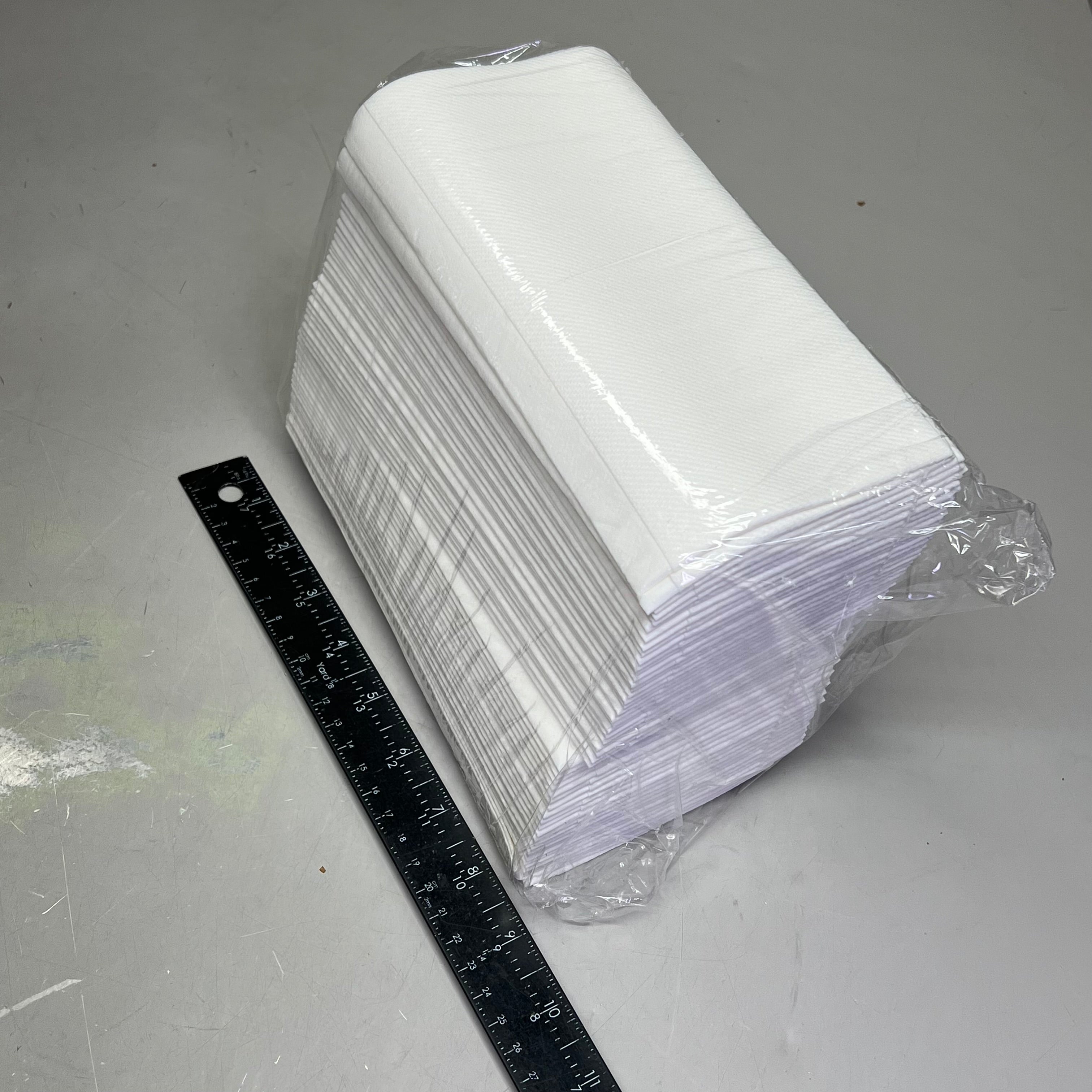 SANIWORKS (500 PACK) Highly Absorbent & Soft Quest Towels Airlaid  12"x17" White