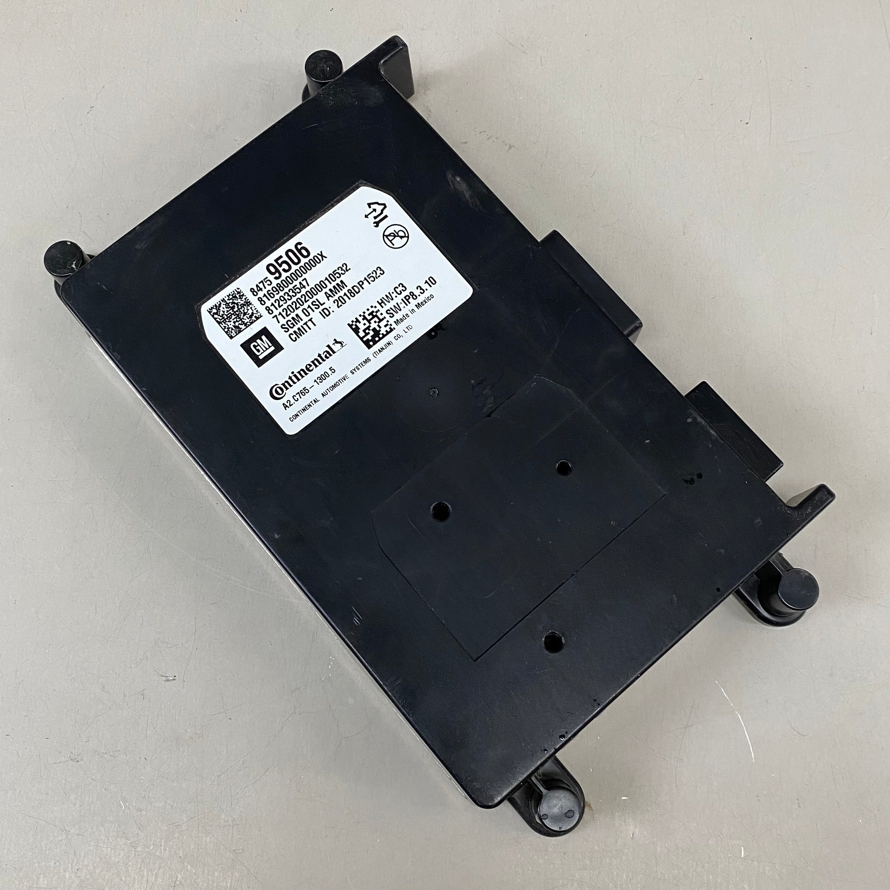 GM OEM  Digital Map Control Module Box 7.5"x4.5" New Other (Slightly Dirty)Black 84759506