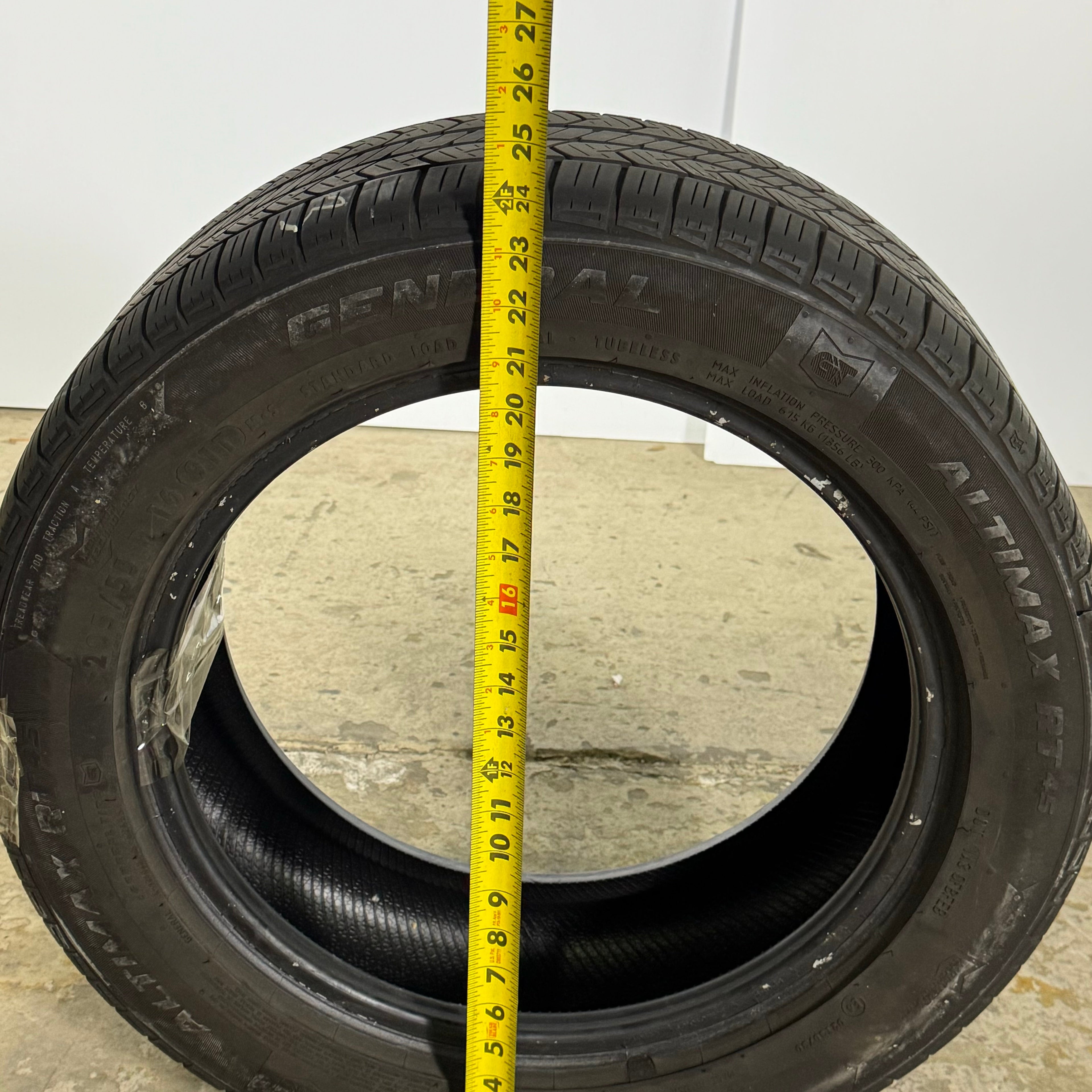 GENERAL All-Season Tire Sz 205/55R 16 (91T) Black ALTIMAX RT 45 (Used)