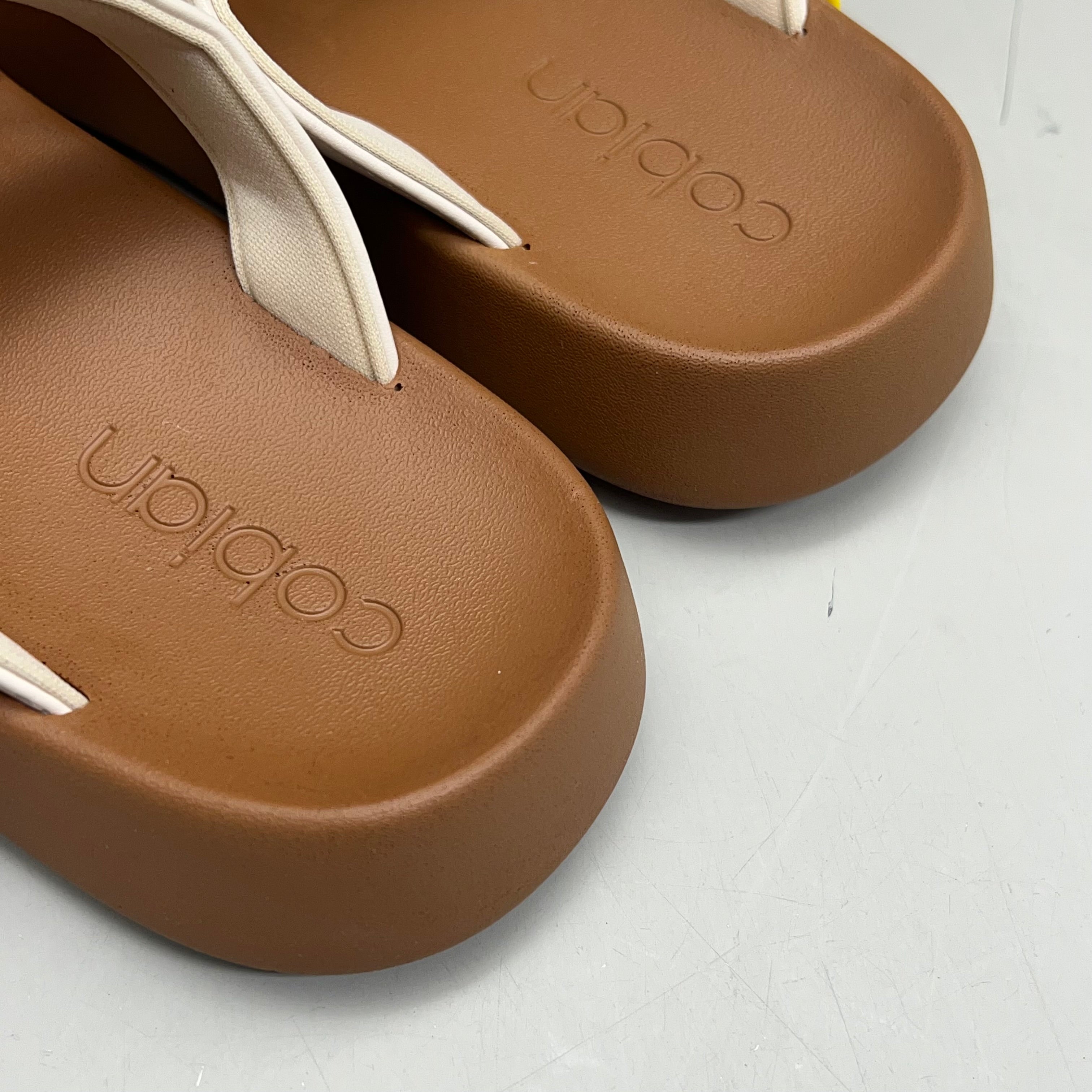 COBIAN Amalfi Synthetic Leather W/ Microfiber Lining Sandals Women's Sz 10, 41 EU Cream AMA25-110-10